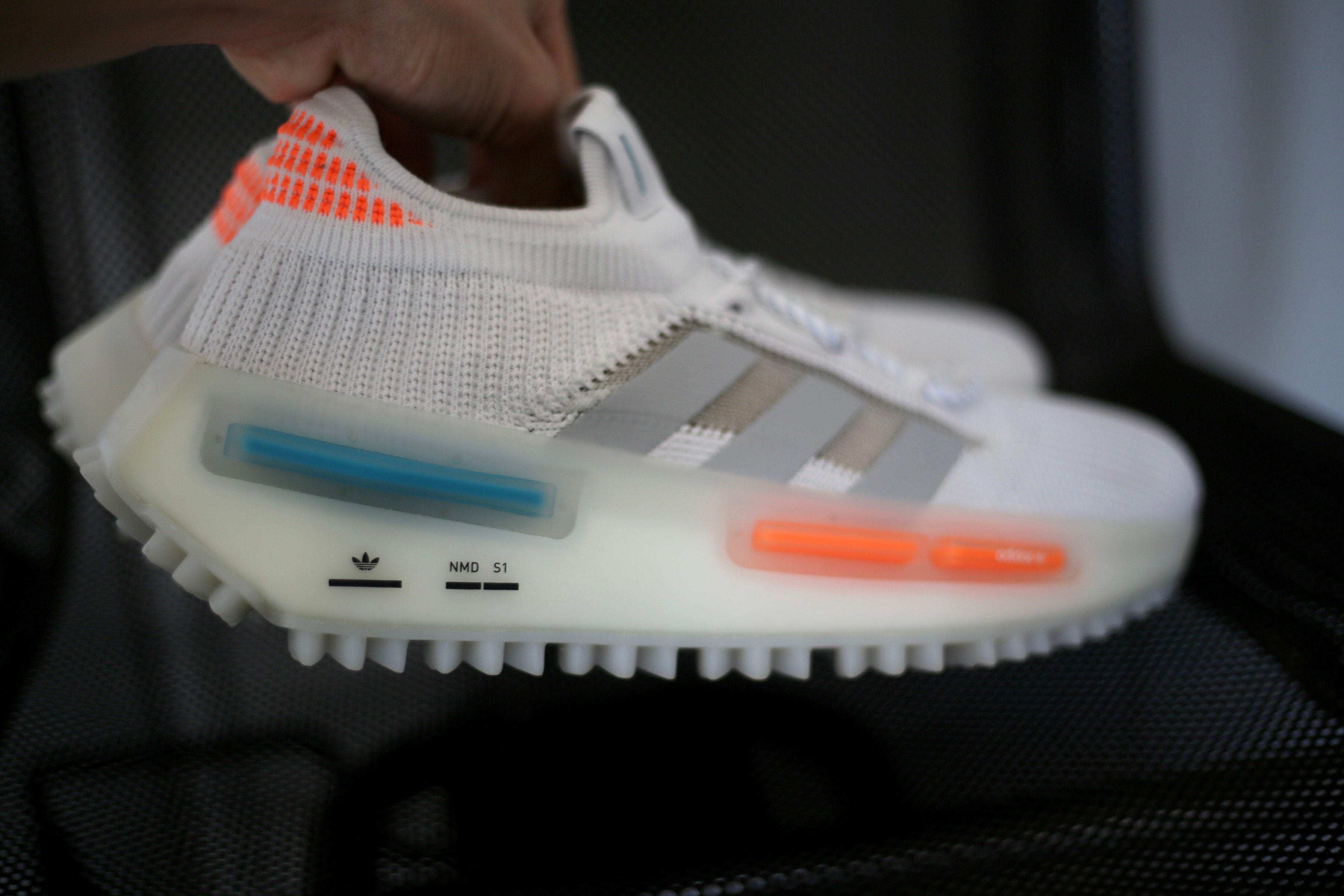 アディダス NMD S1 