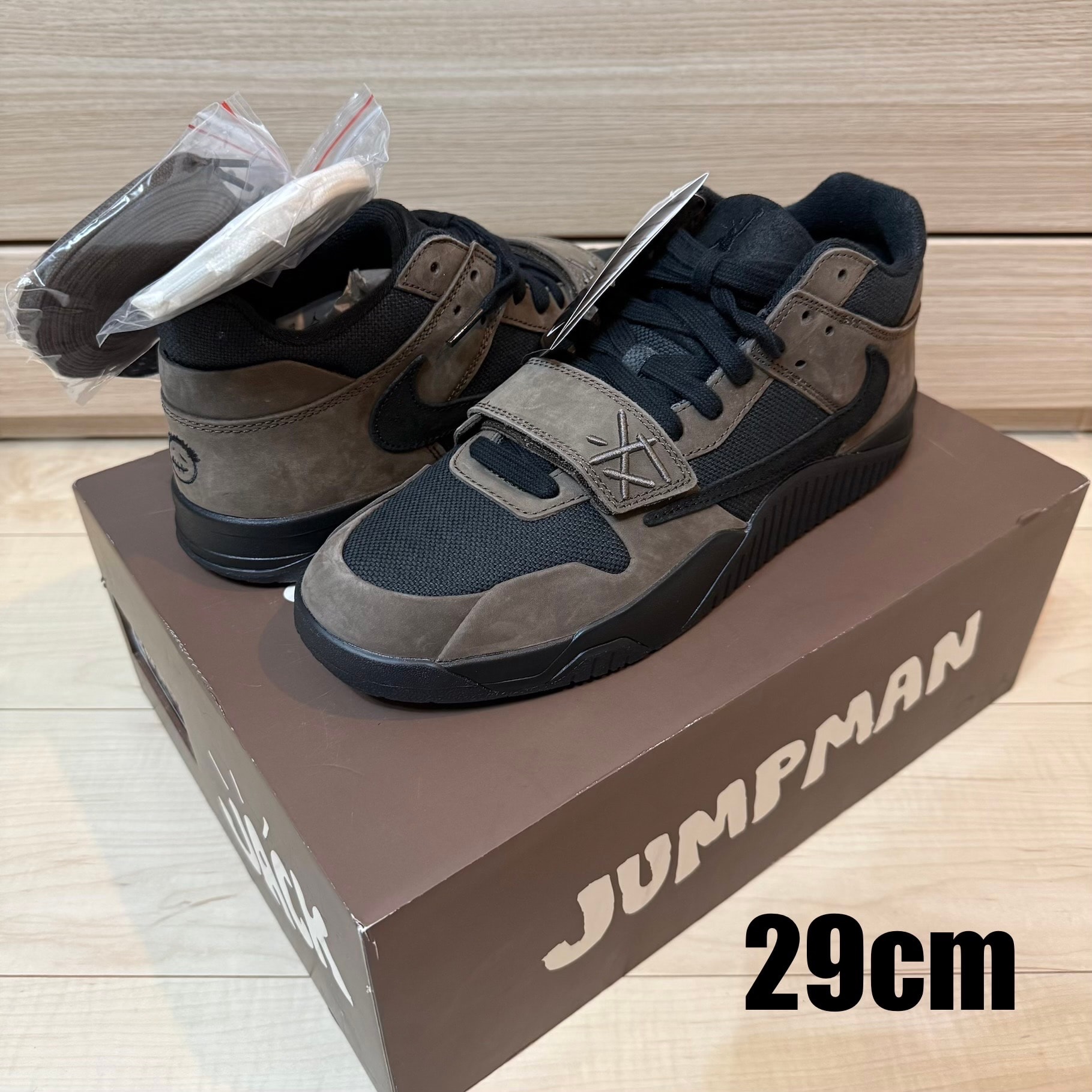 トラヴィススコット × ナイキ ジョーダン ジャンプマンジャック TR CJ1 T-Rexx "ブラック アンド ダークモカ"