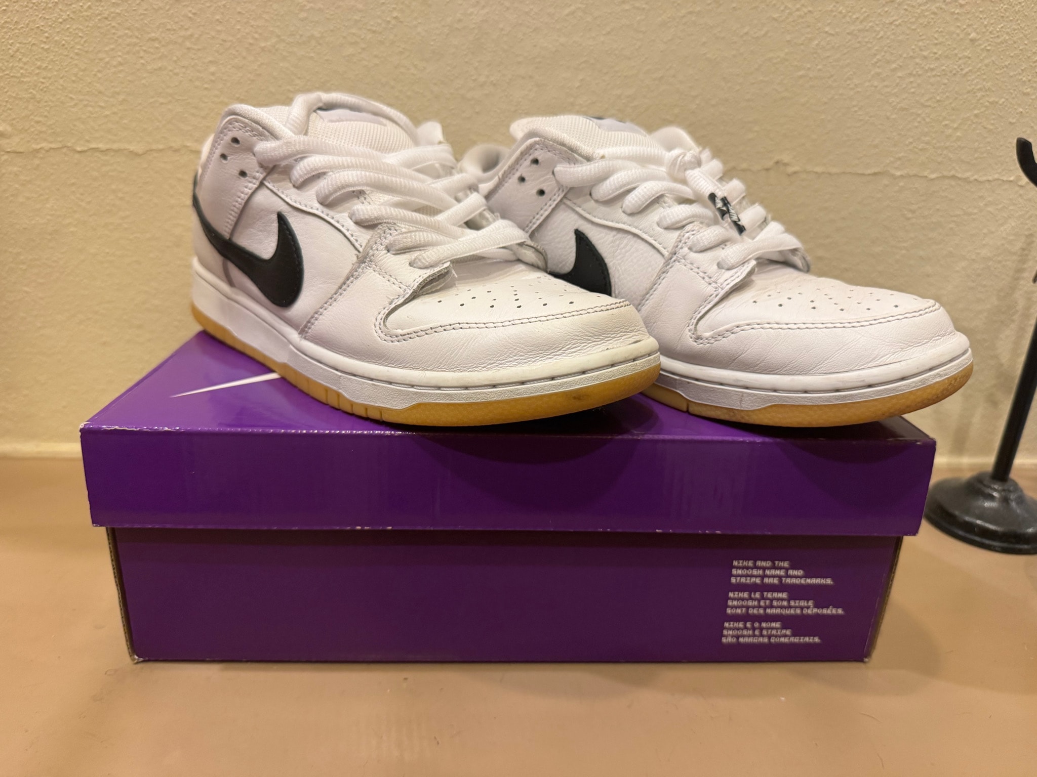Nike SB Dunk Low Pro "White/Black-White-Gum Light Brown"