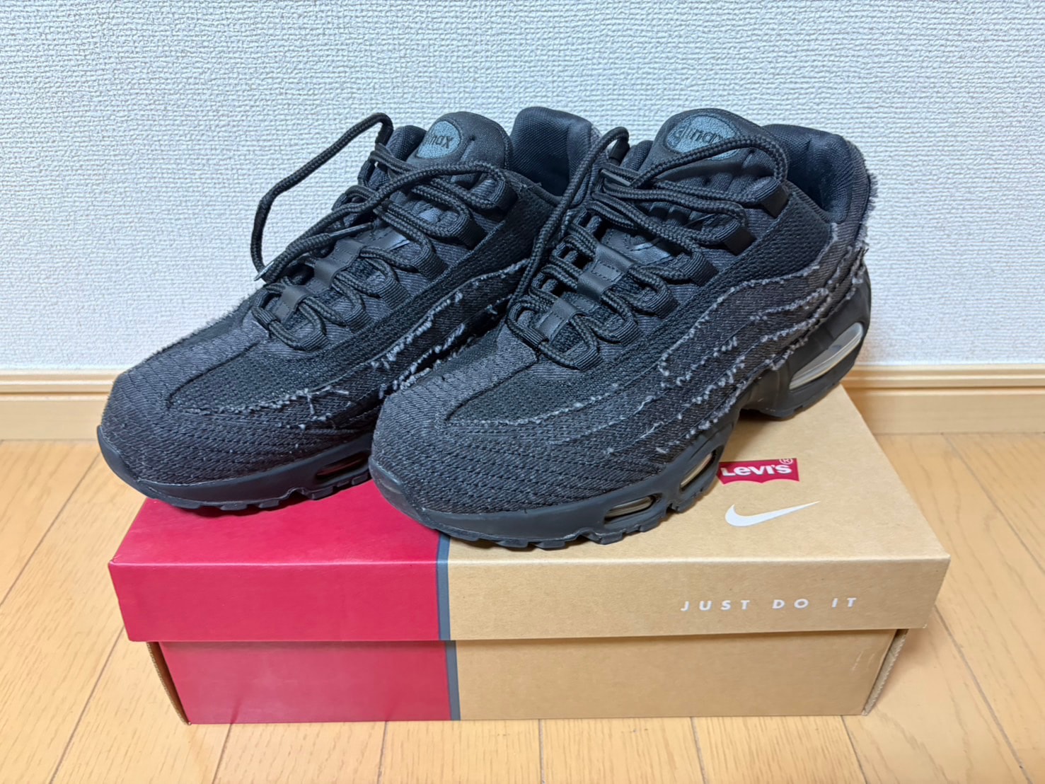 Levi's × Nike Air Max 95 OG "Denim Black"