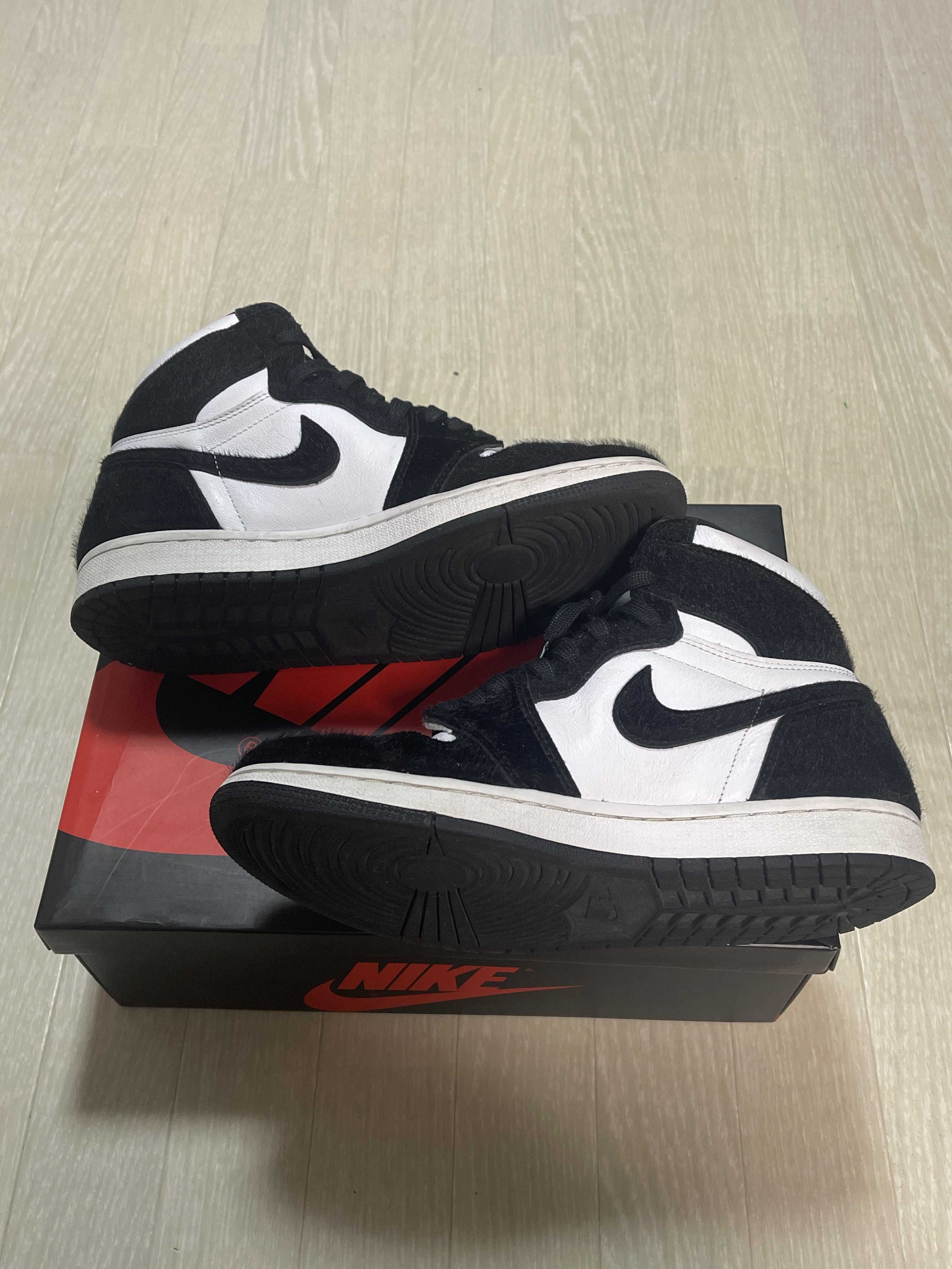 Nike Women's Air Jordan 1 Retro High OG "Black/White"