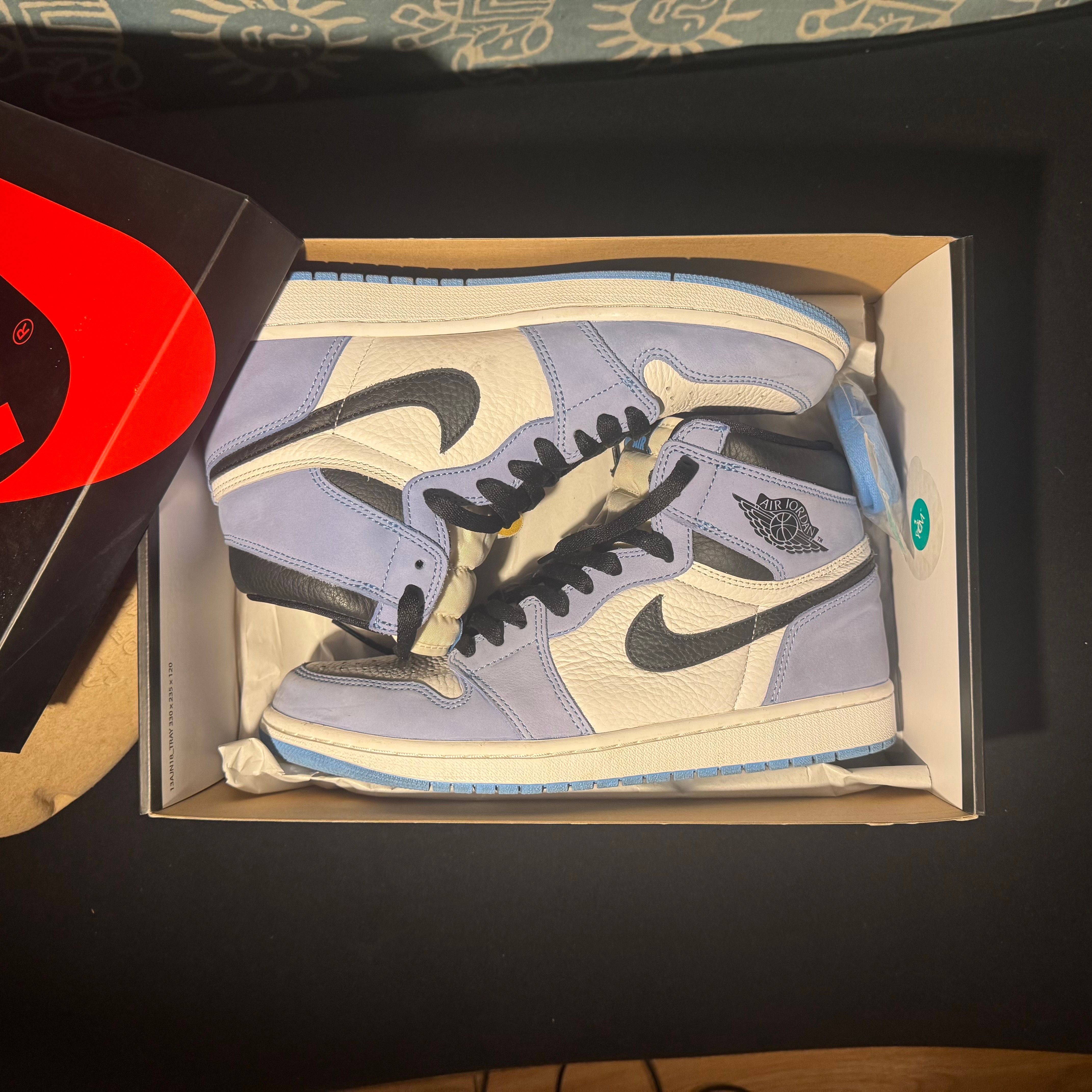 Nike Air Jordan 1 High OG "University Blue"