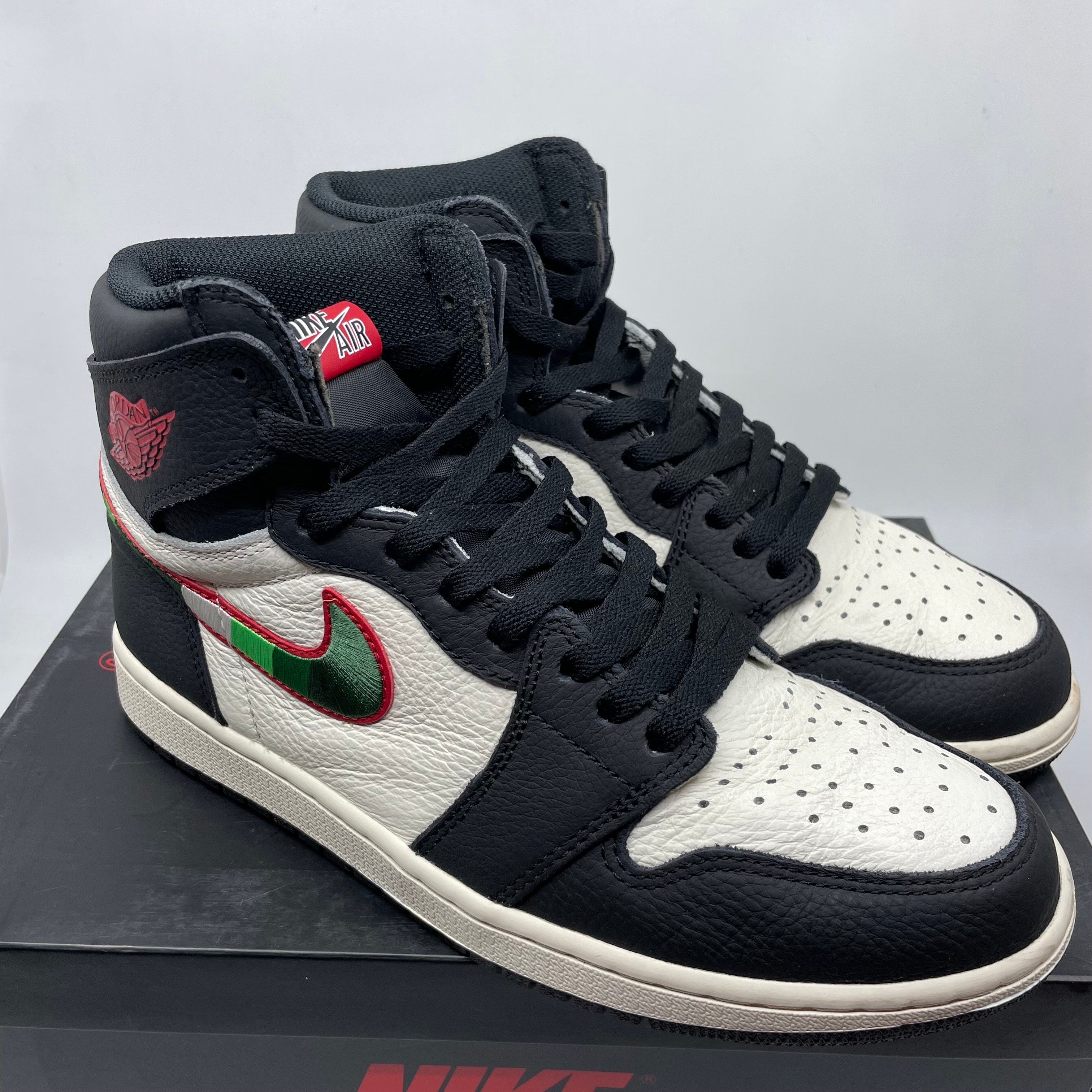 Nike Air Jordan 1 RETRO High OG "Sports Illustrated"