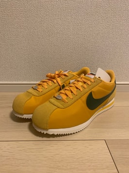 ナイキ ウィメンズ コルテッツ TXT "イエローオークル/ゴージグリーン"