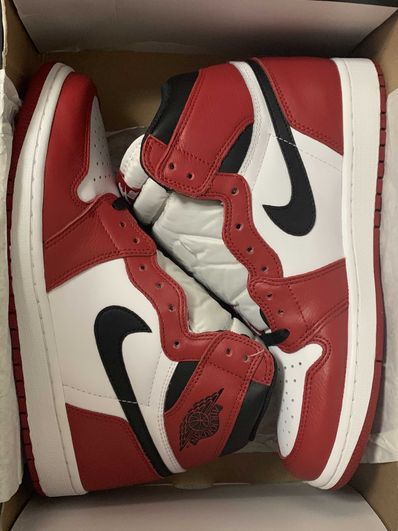 Nike Air Jordan 1 Retro High "Chicago" (2015)