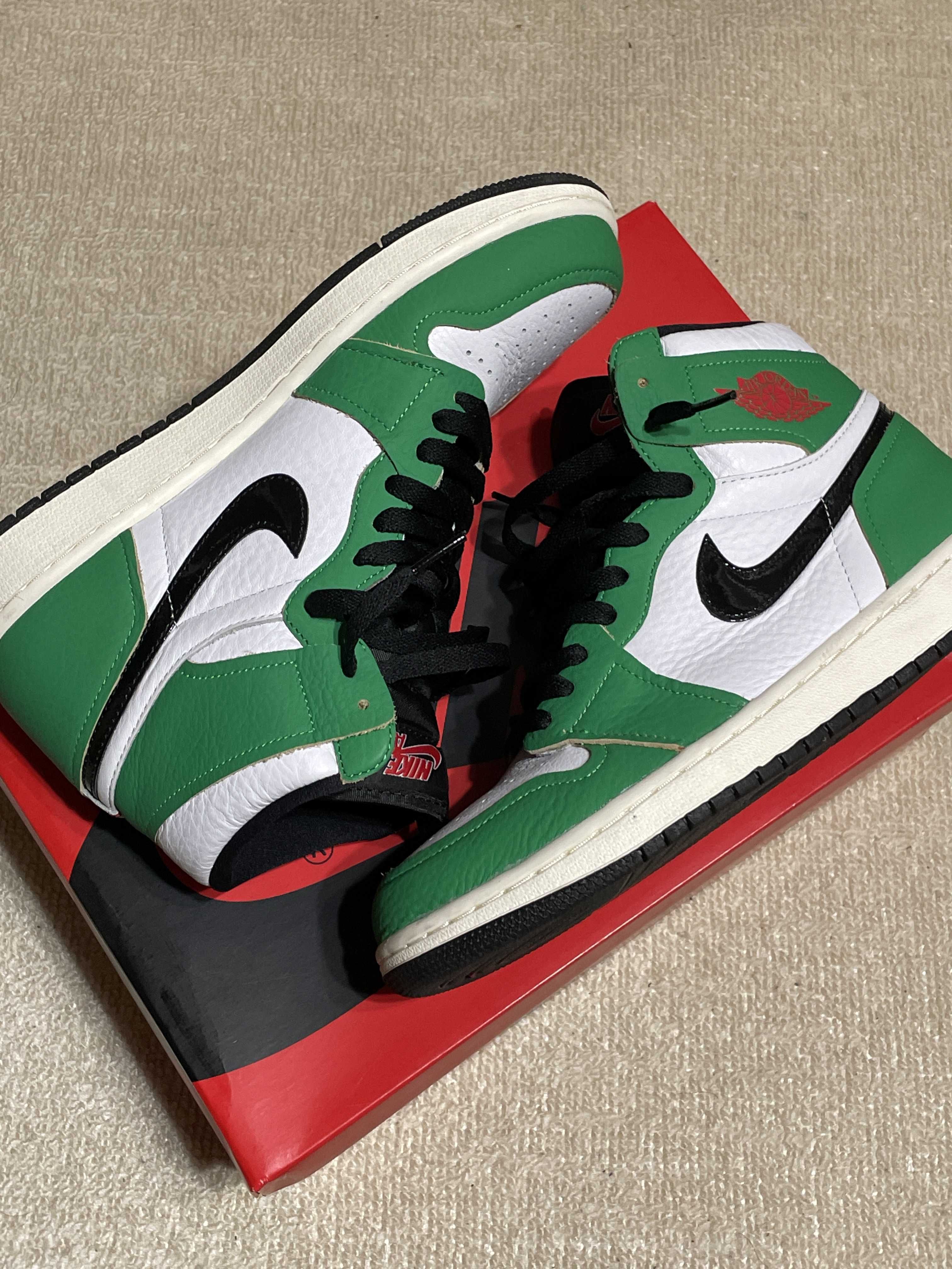 Nike Women's Air Jordan 1 High OG "Lucky Green/White-Sail-Black"