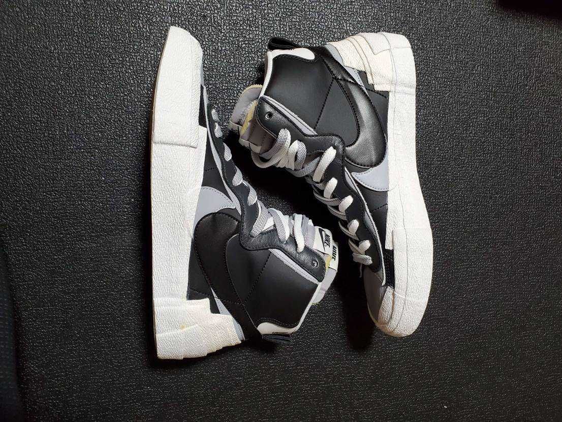sacai × NIKE BLAZER MID "BLACK/WOLF GREY/WHITE"