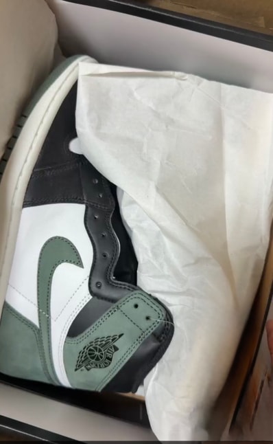 Nike Air Jordan 1 Retro High "Clay Green"