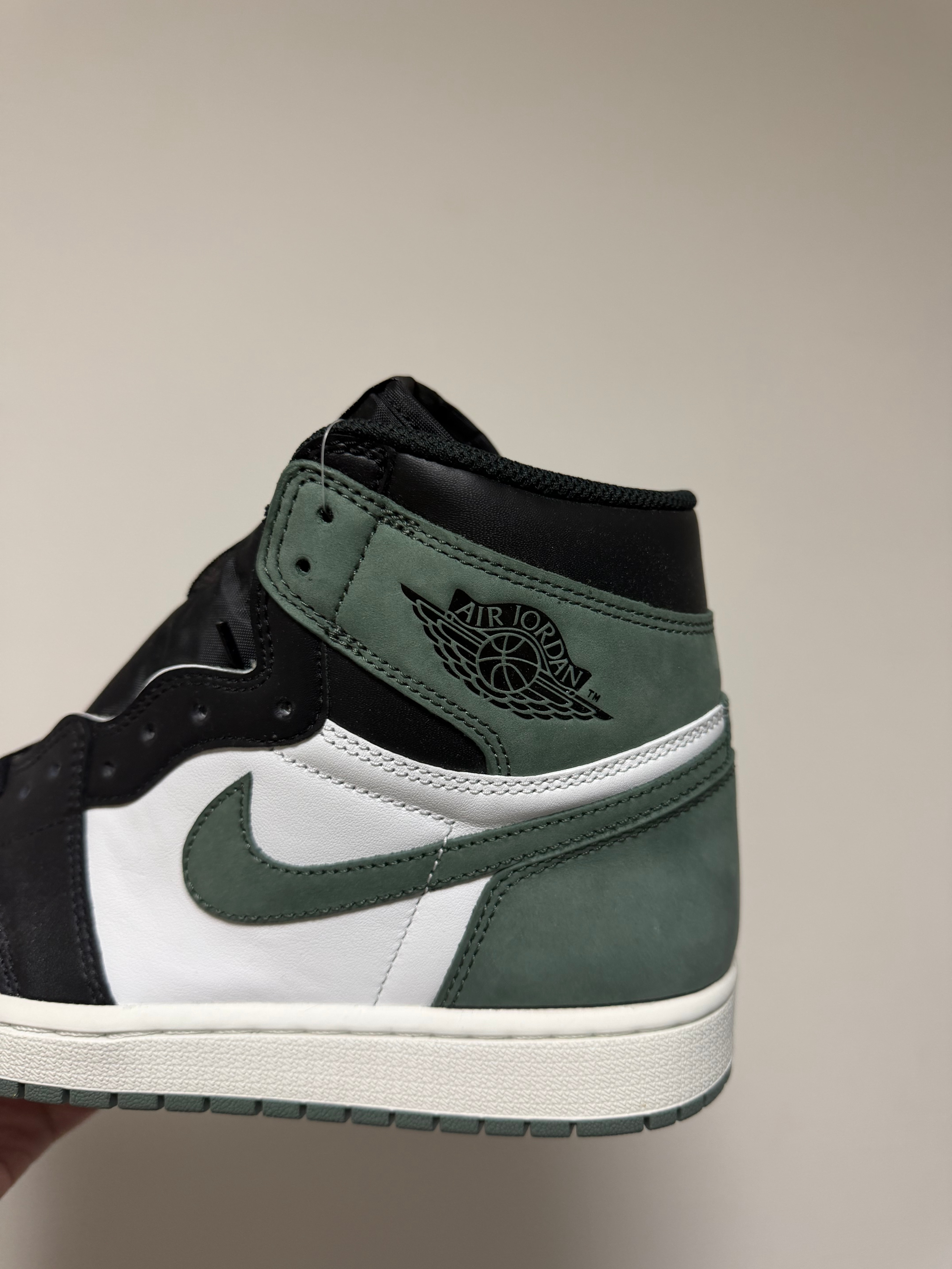 Nike Air Jordan 1 Retro High "Clay Green"