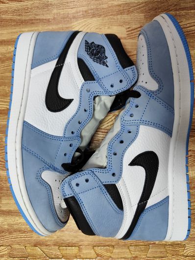 Nike Air Jordan 1 High OG "University Blue"