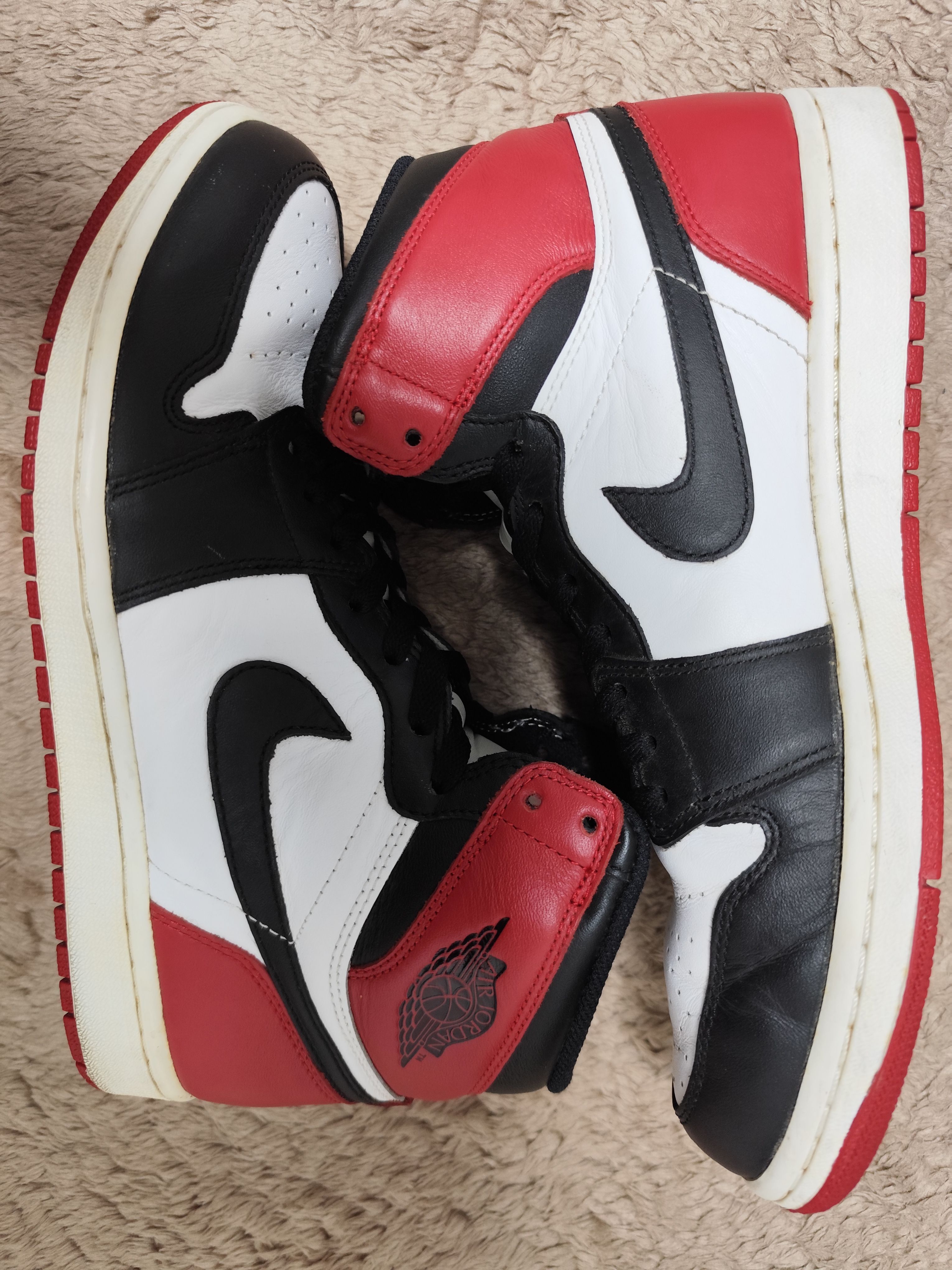 Nike Air Jordan 1 Retro High OG "Black Toe" (2013)