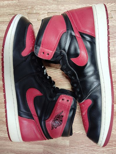 Nike Air Jordan 1 Retro High OG "Bred/Banned" (2016)