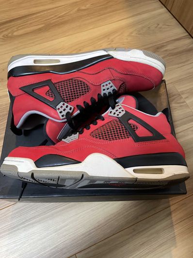 Nike Air Jordan 4 Retro "Toro Bravo"