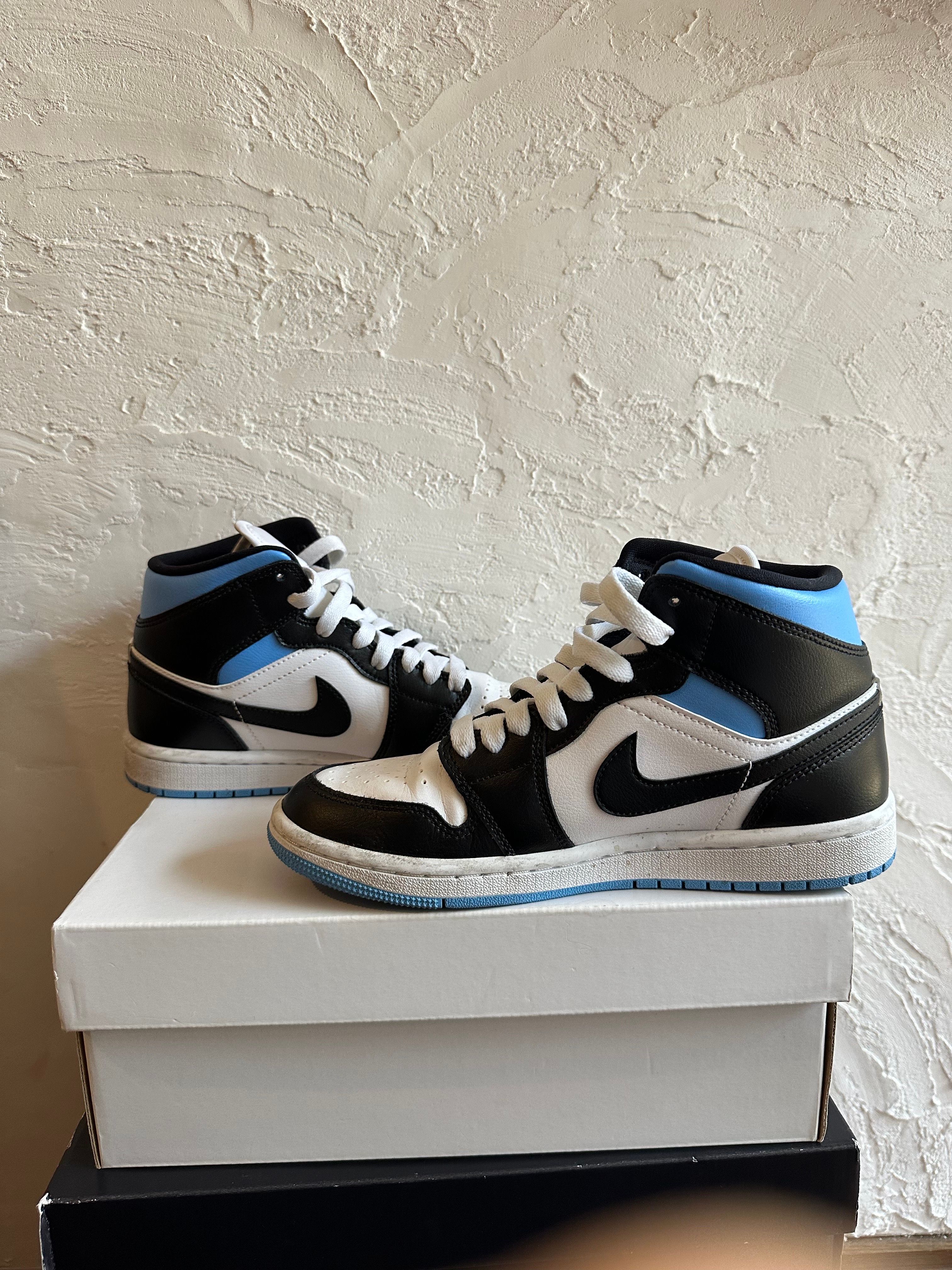 Nike Women's Air Jordan 1 Mid "Black/University Blue"