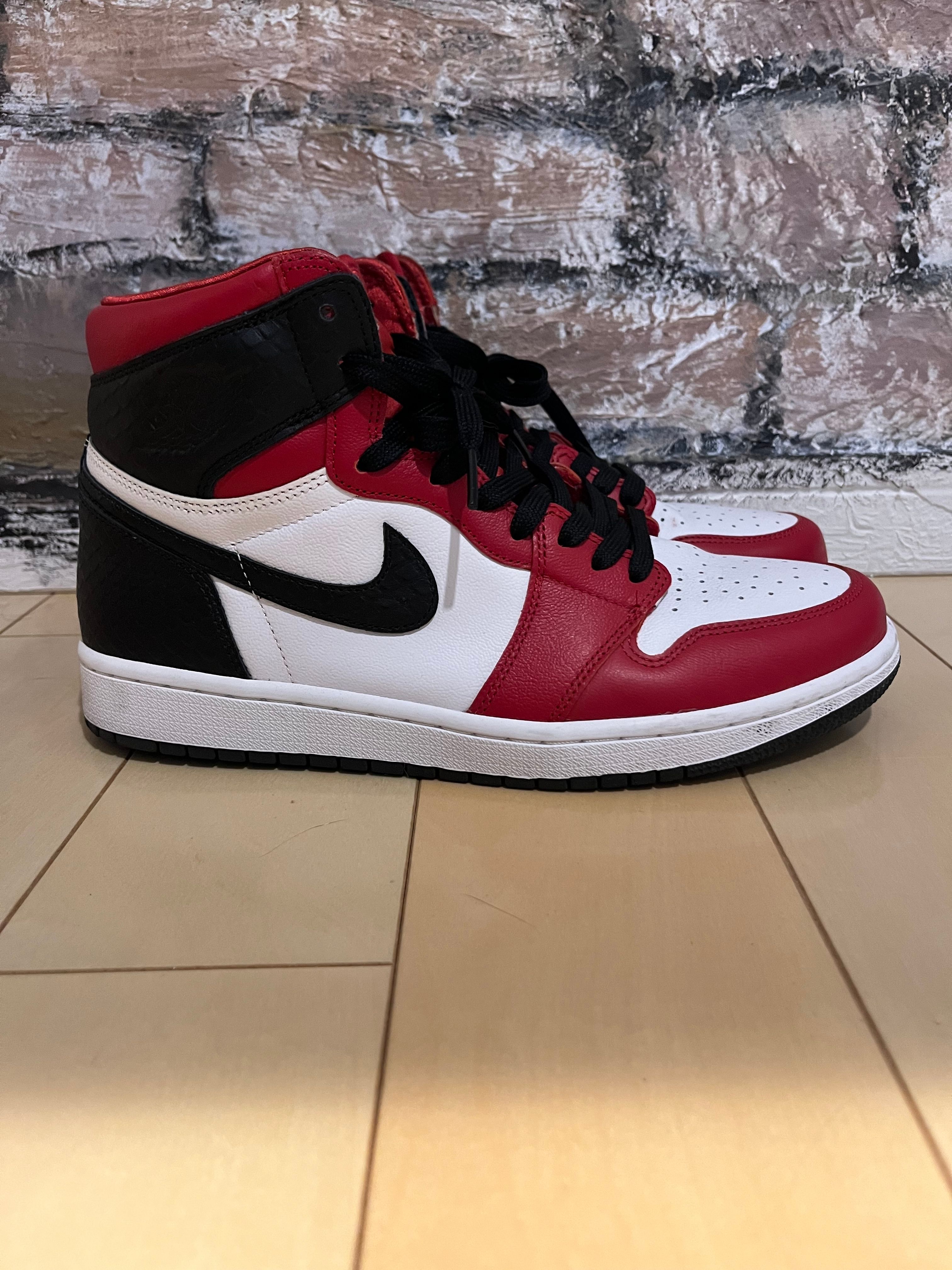 Nike Women's Air Jordan 1 High OG "Satin Red"