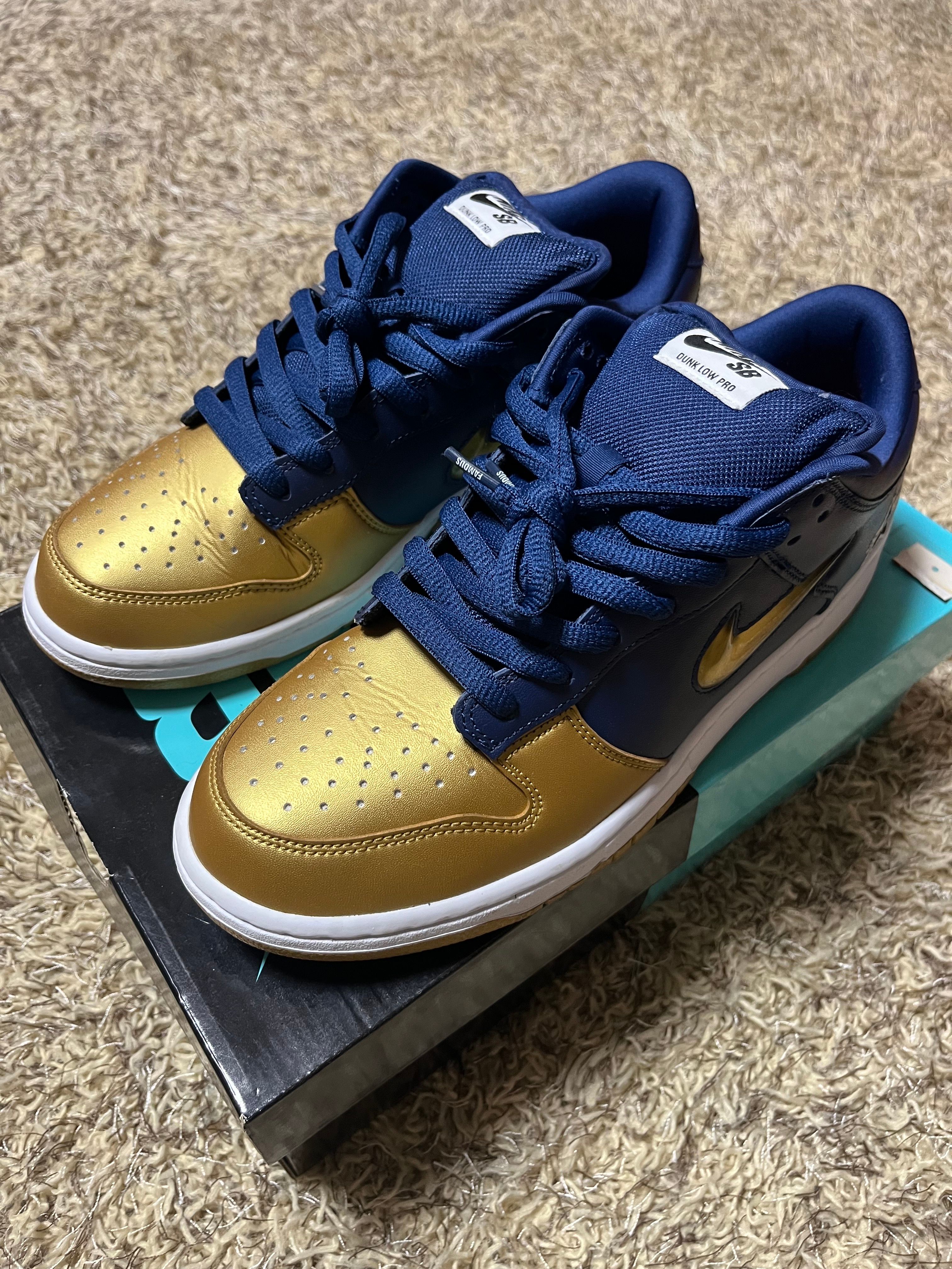 Supreme × Nike SB Dunk Low OG QS "Metallic Gold/Navy"