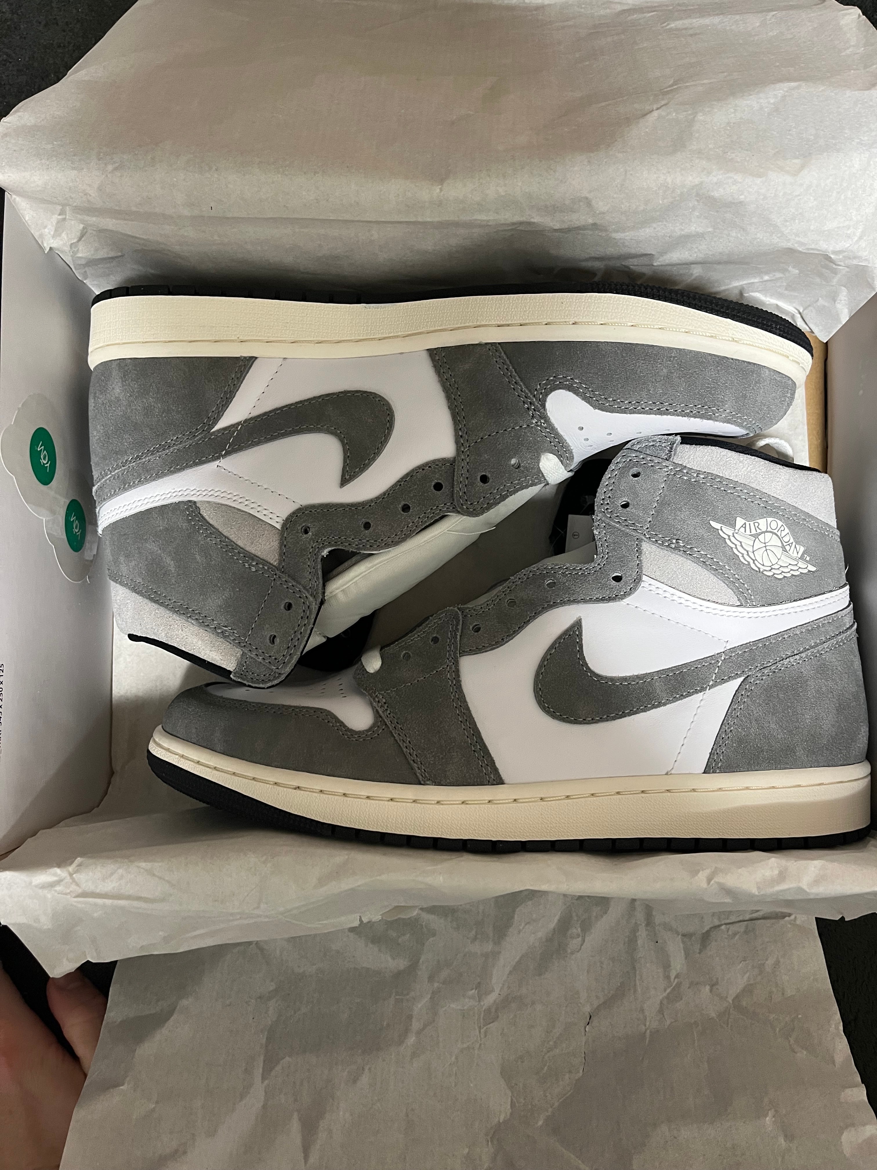 Nike Air Jordan 1 Retro High OG "Black and Smoke Grey"