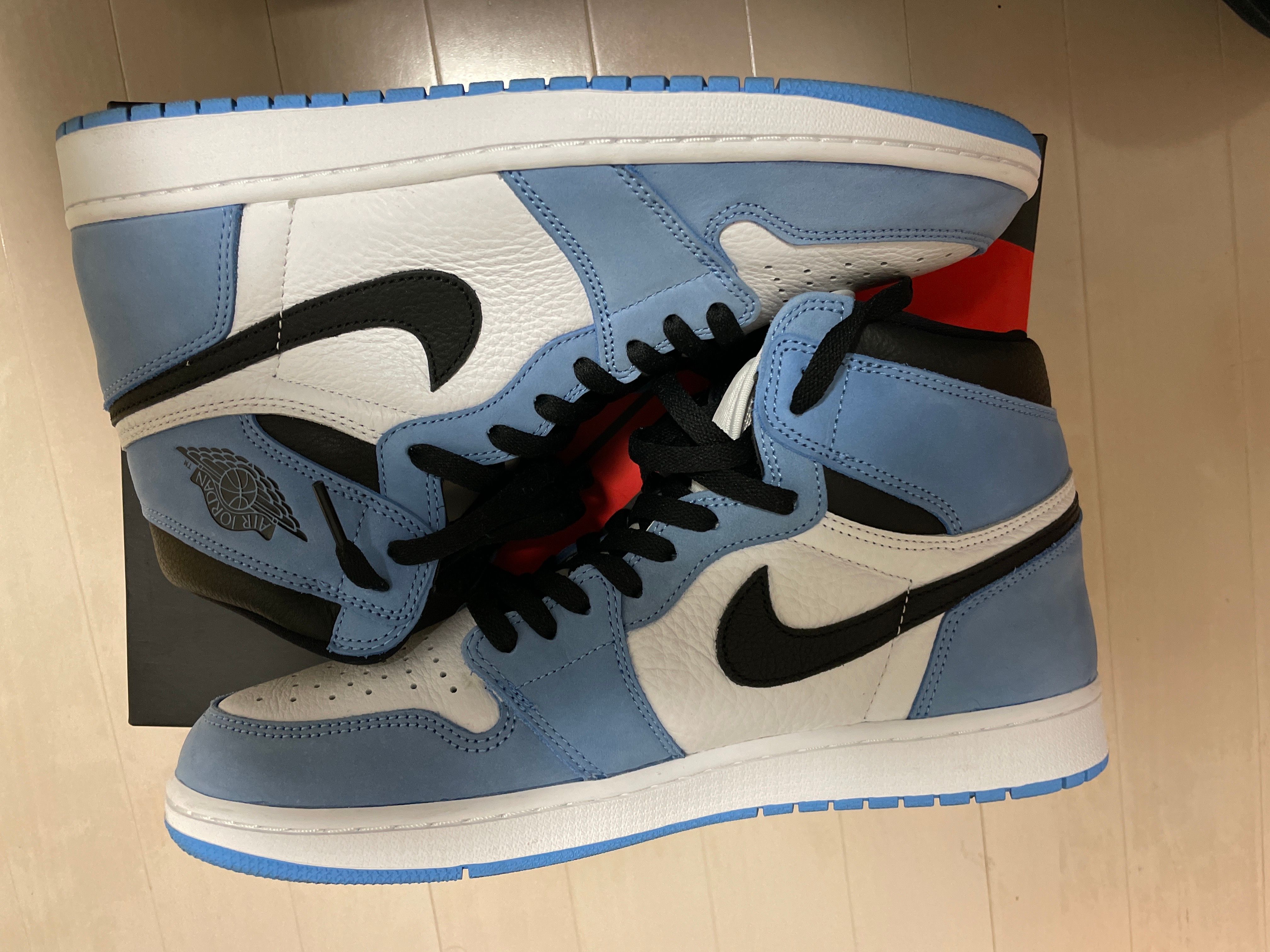 Nike Air Jordan 1 High OG "University Blue"