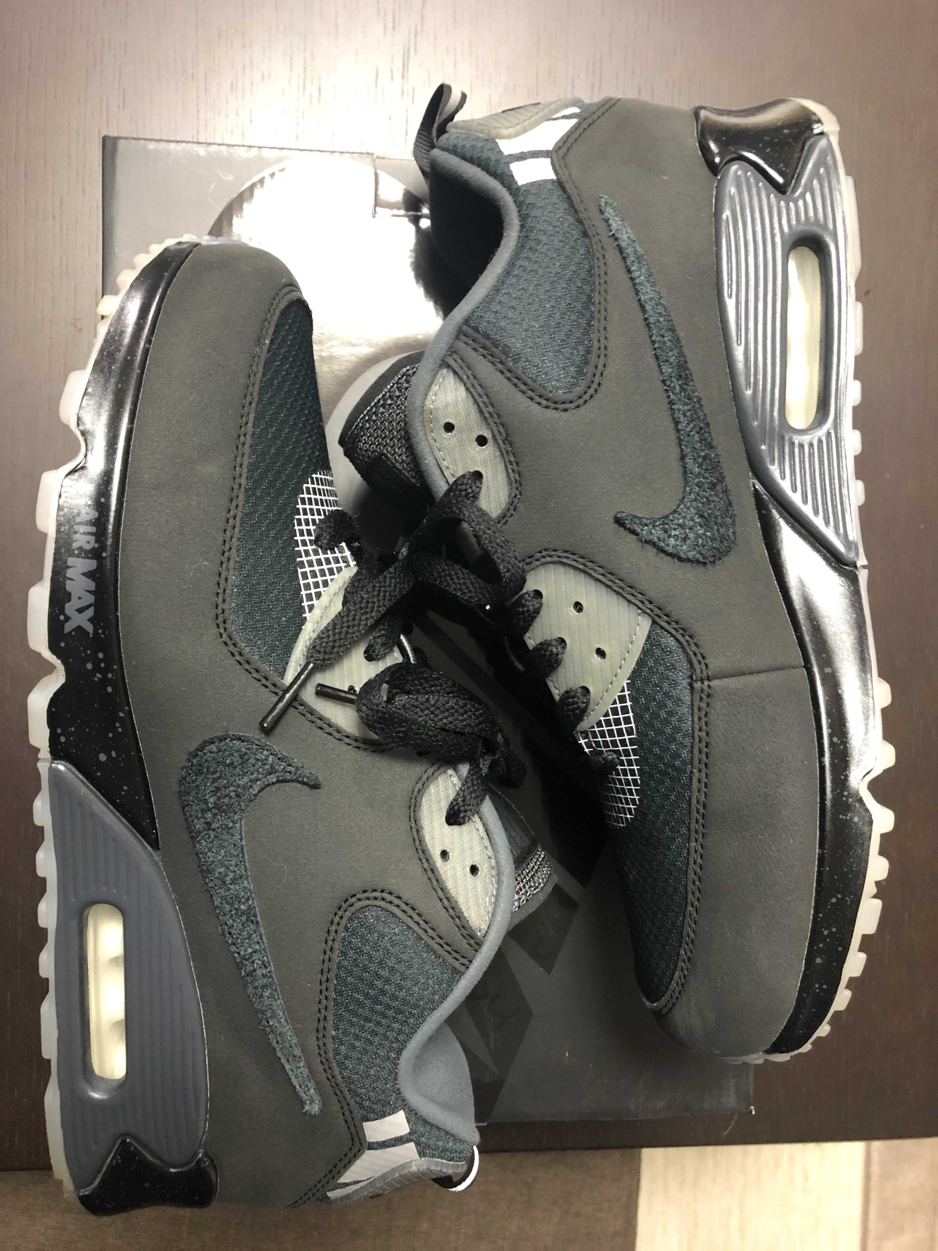 UNDEFEATED × Nike Air Max 90 "Black/Rush Pink"