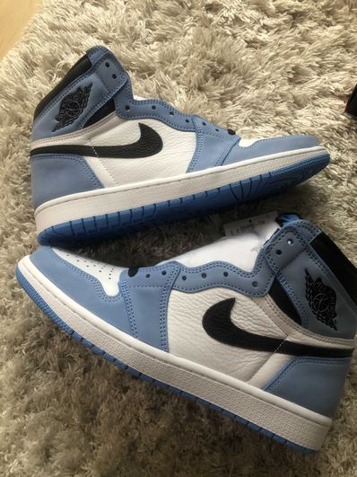 Nike Air Jordan 1 High OG "University Blue"
