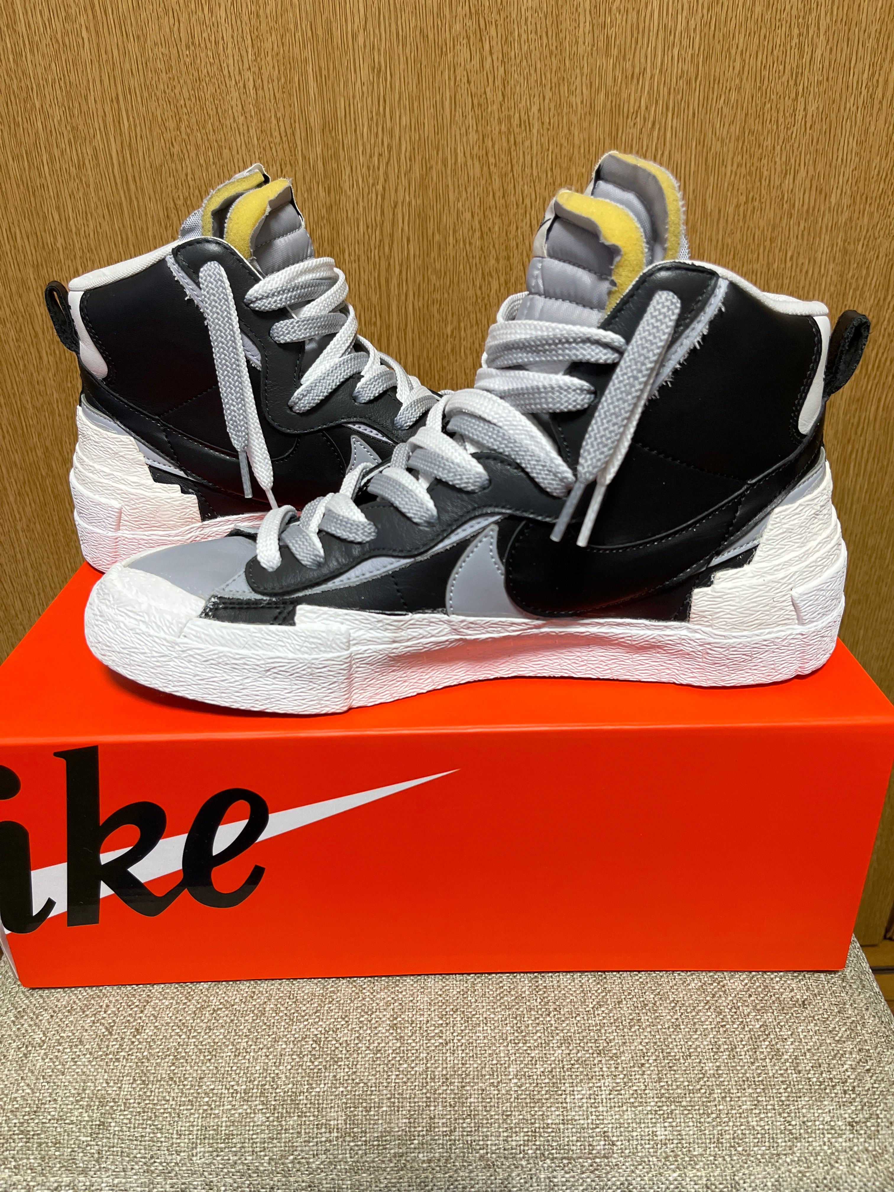 sacai × NIKE BLAZER MID "BLACK/WOLF GREY/WHITE"