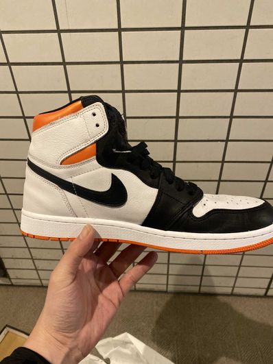 Nike Air Jordan 1 Retro High OG "Electro Orange"