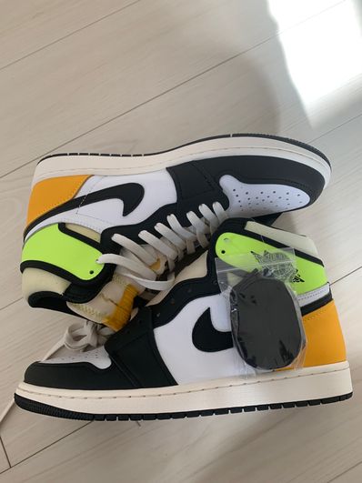 Nike Air Jordan 1 High OG "Volt Gold"
