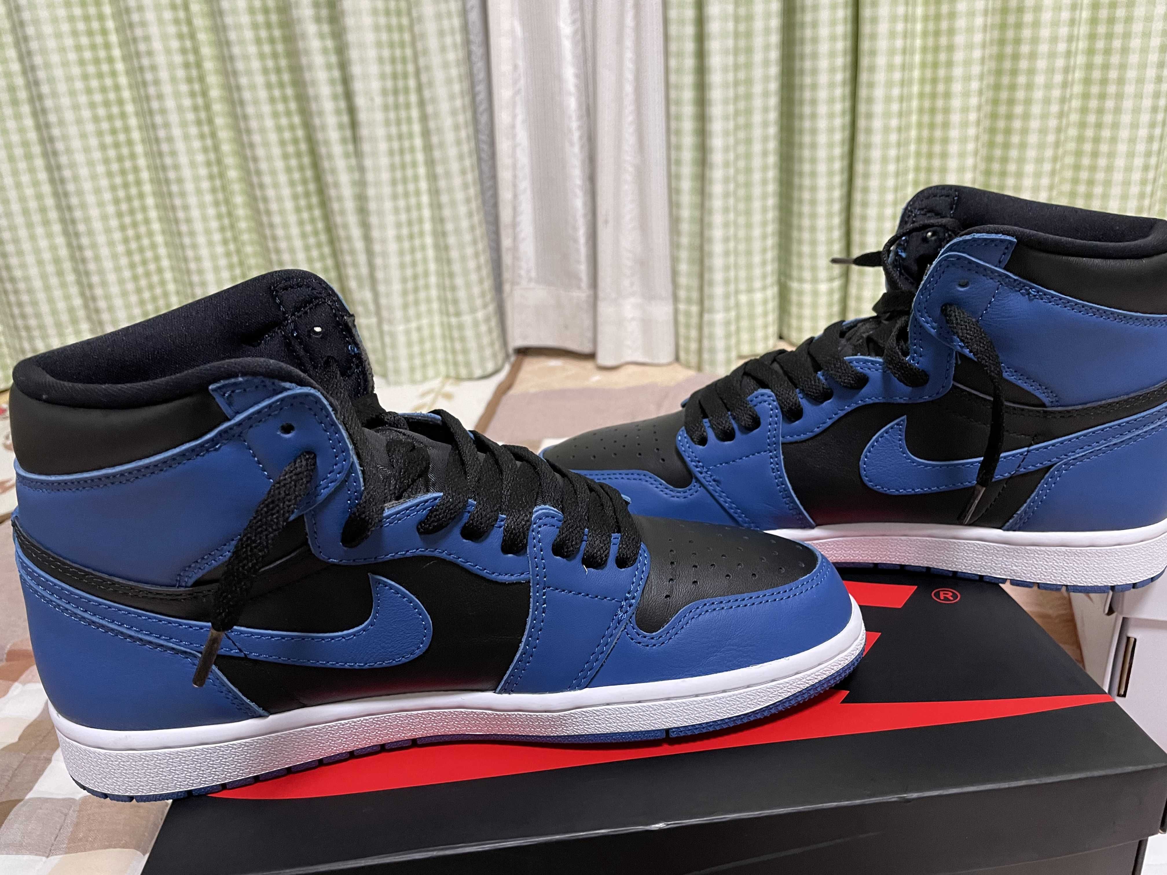 Nike Air Jordan 1 Retro High OG "Dark Marina Blue"