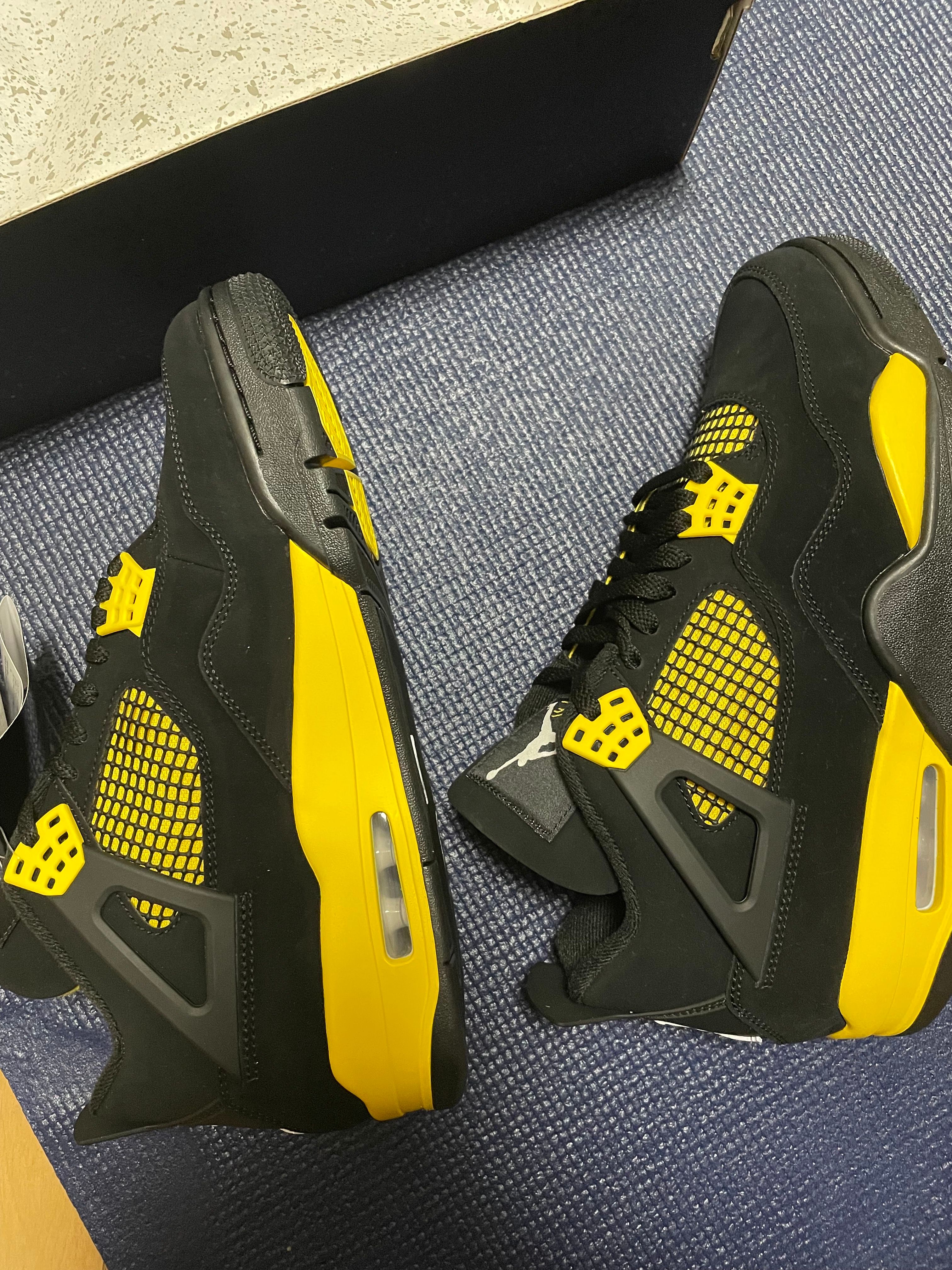Nike Air Jordan 4 Retro "Thunder"(2023)