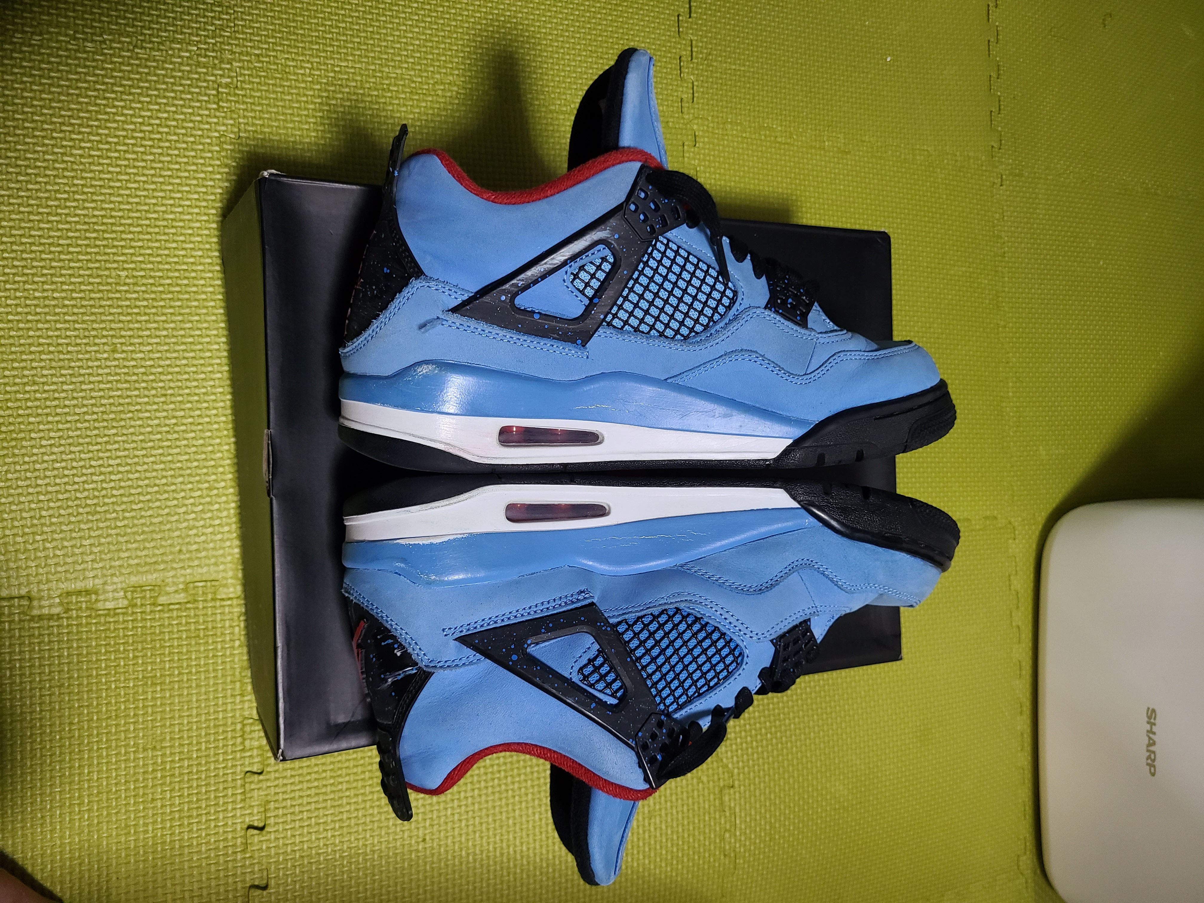 Travis Scott × Nike Air Jordan 4 Retro Cactus Jack "University Blue"