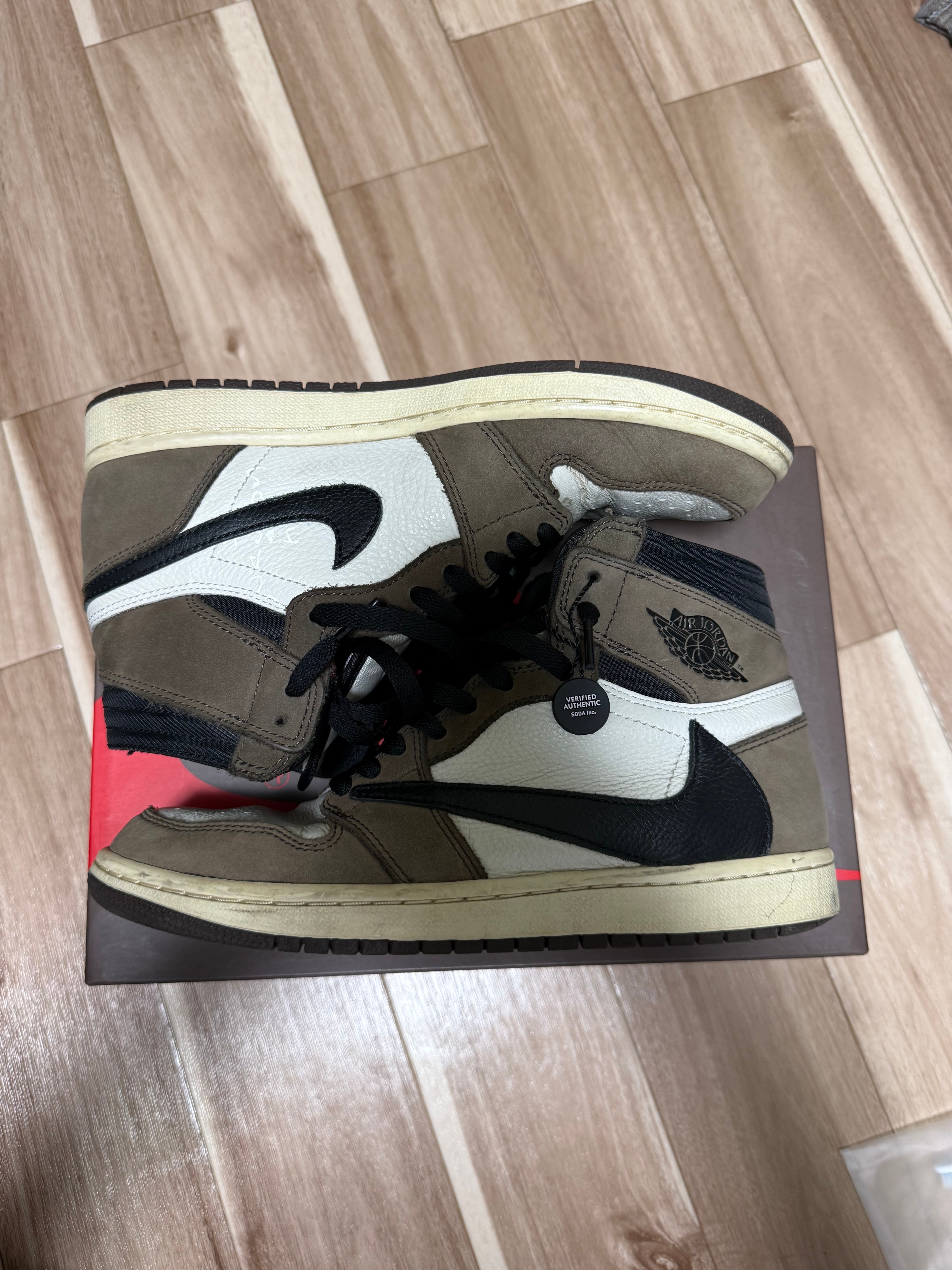 Travis Scott × Nike Air Jordan 1 Retro High OG TS SP "Sail/Dark Mocha"