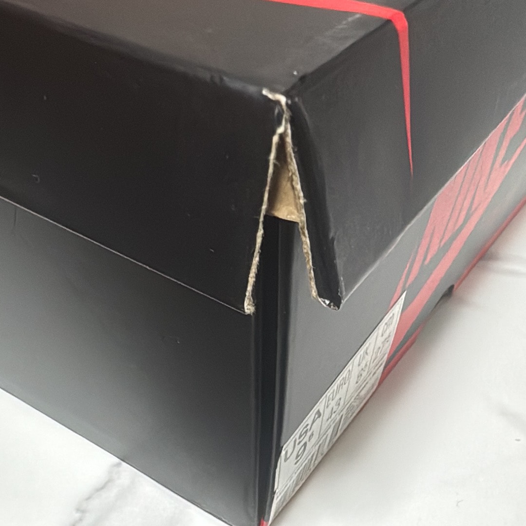 NIKE AIR JORDAN 1 RETRO HIGH "TRACK RED"