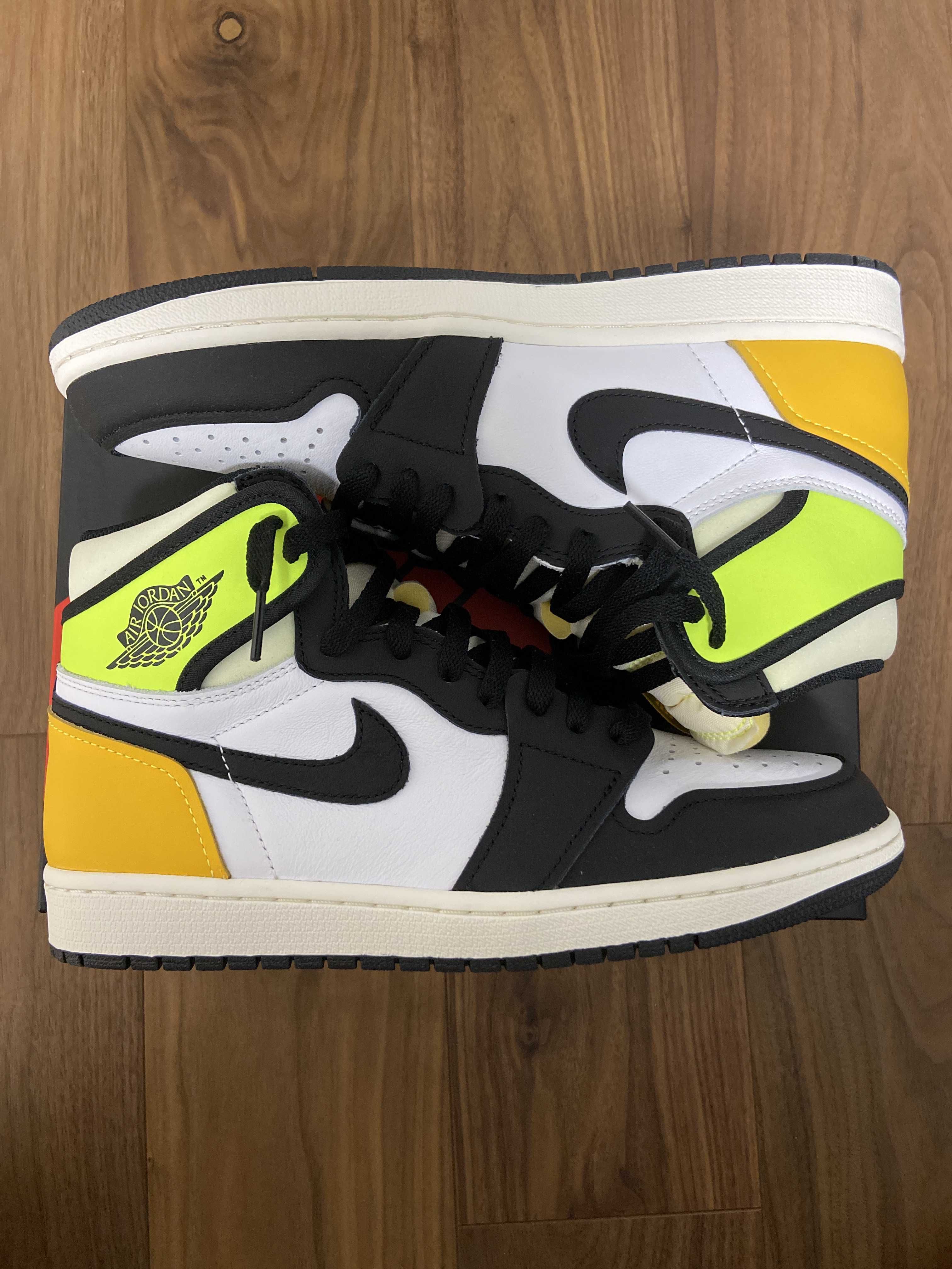 Nike Air Jordan 1 High OG "Volt Gold"
