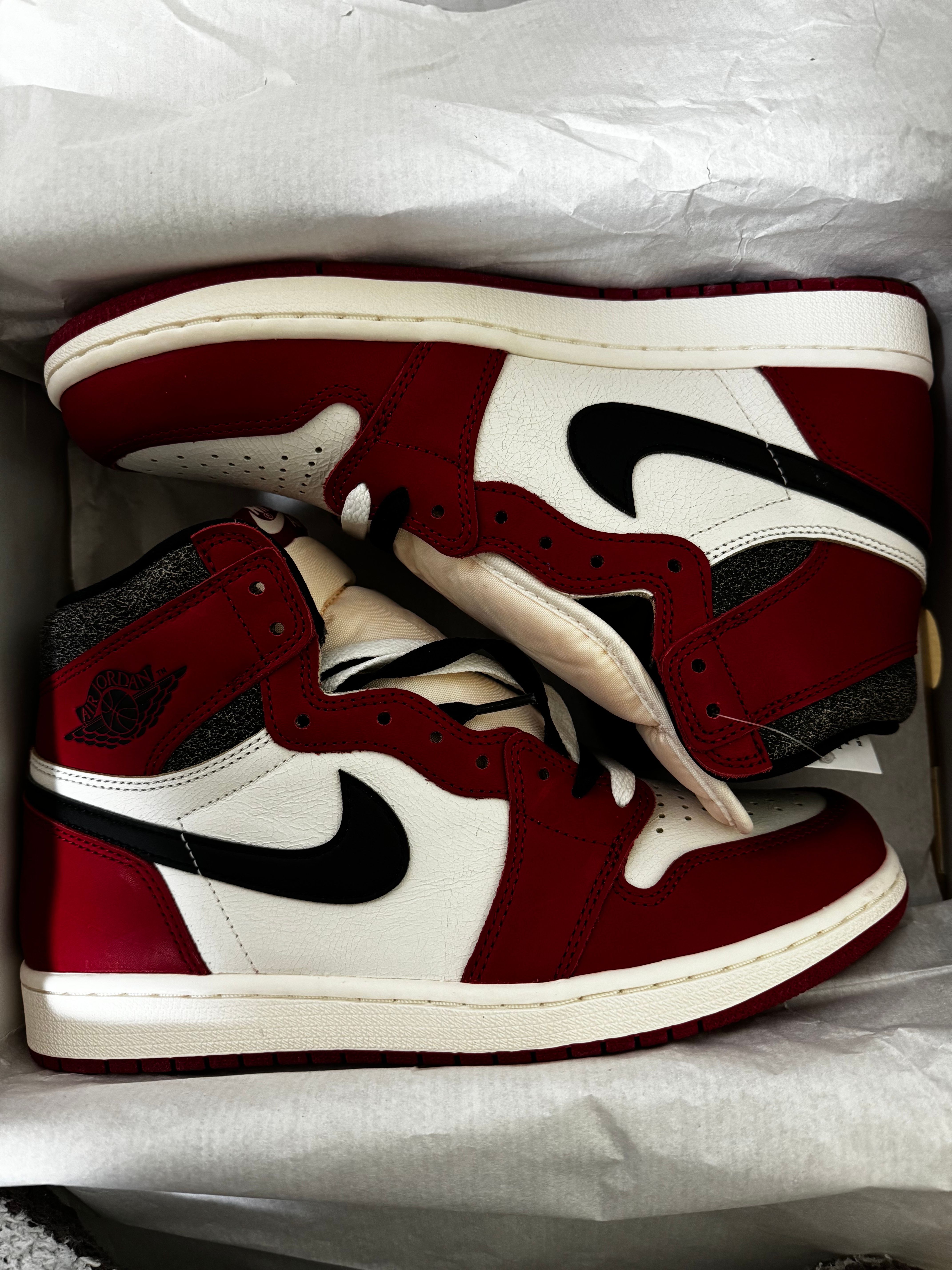 Nike Air Jordan 1 High OG "Lost & Found/Chicago"