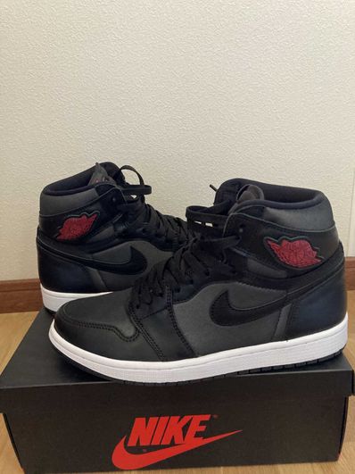 Nike Air Jordan 1 Retro High OG "Black/Metallic Silver/Gym Red"