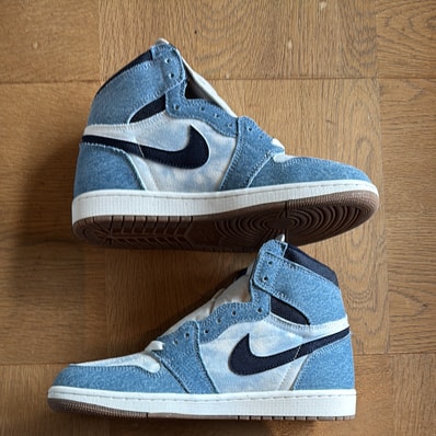 Nike Air Jordan 1 Retro High OG "Denim"