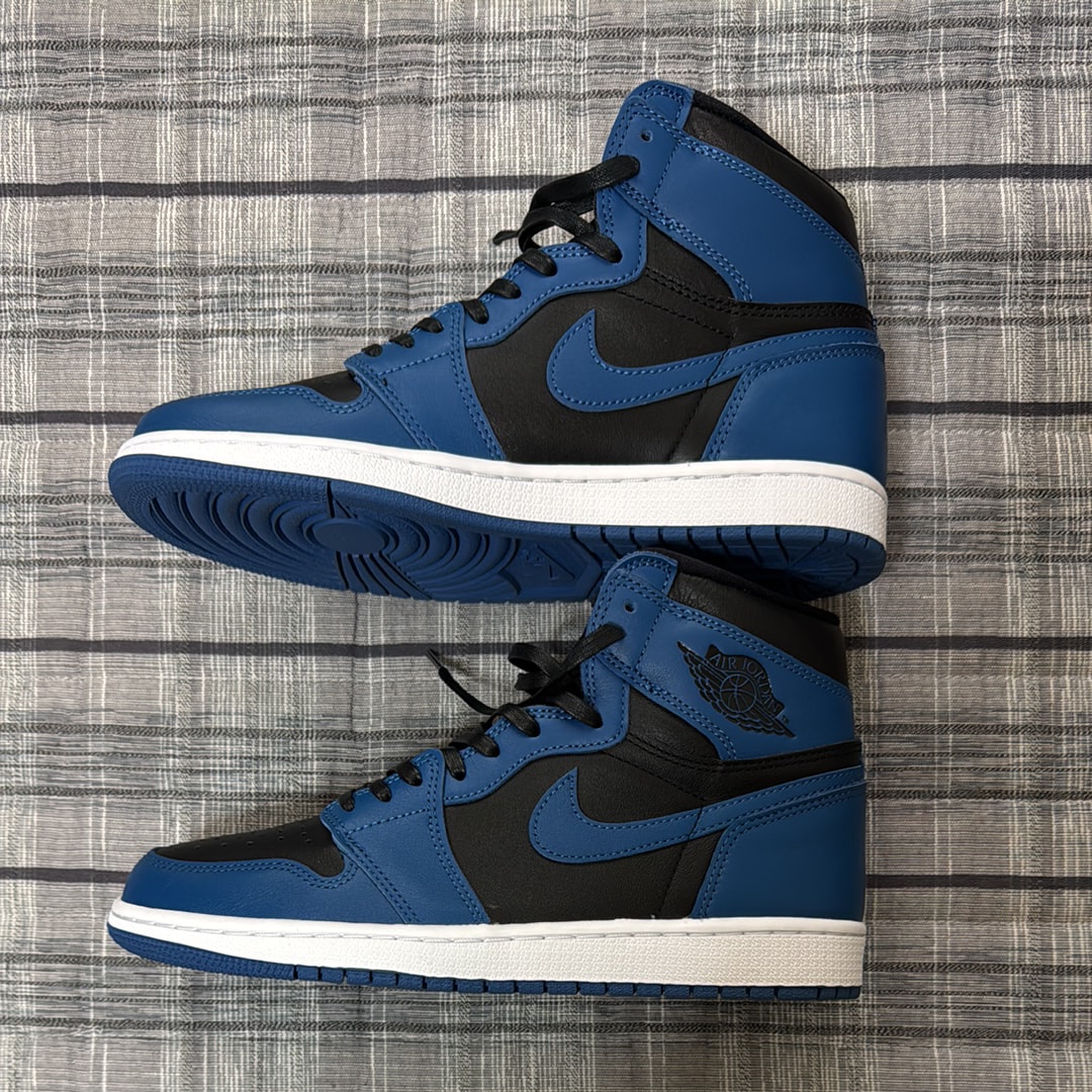 Nike Air Jordan 1 Retro High OG "Dark Marina Blue"