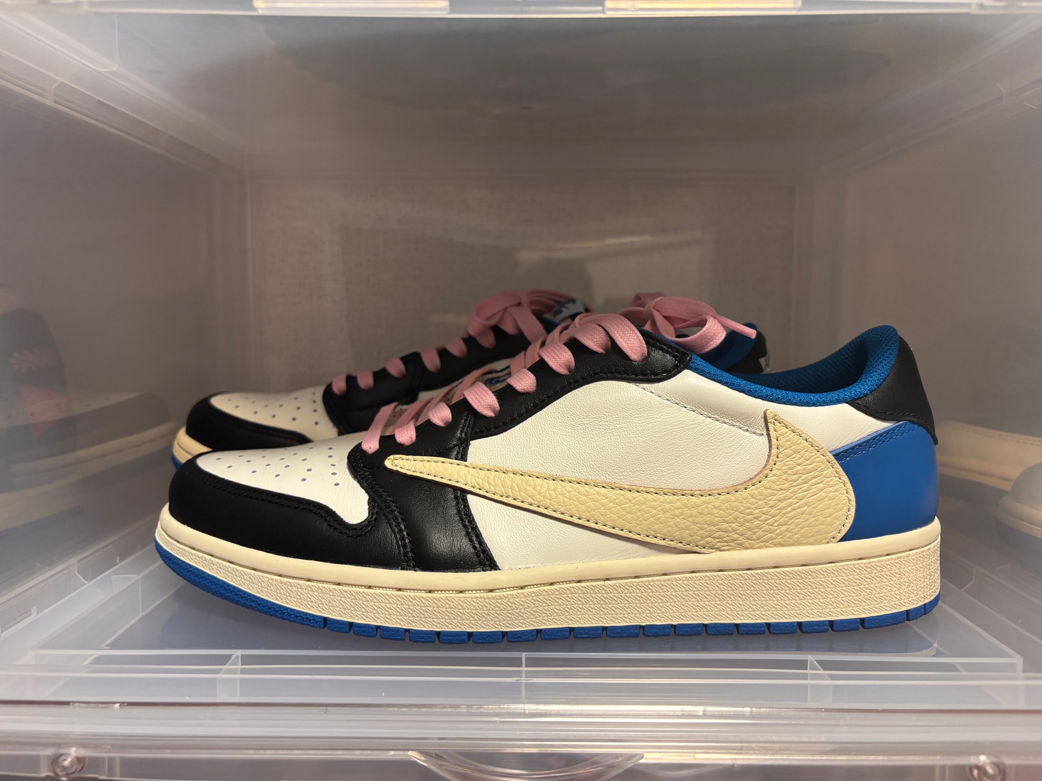Travis Scott × fragment design × Nike Air Jordan 1 Low OG SP "Military Blue"