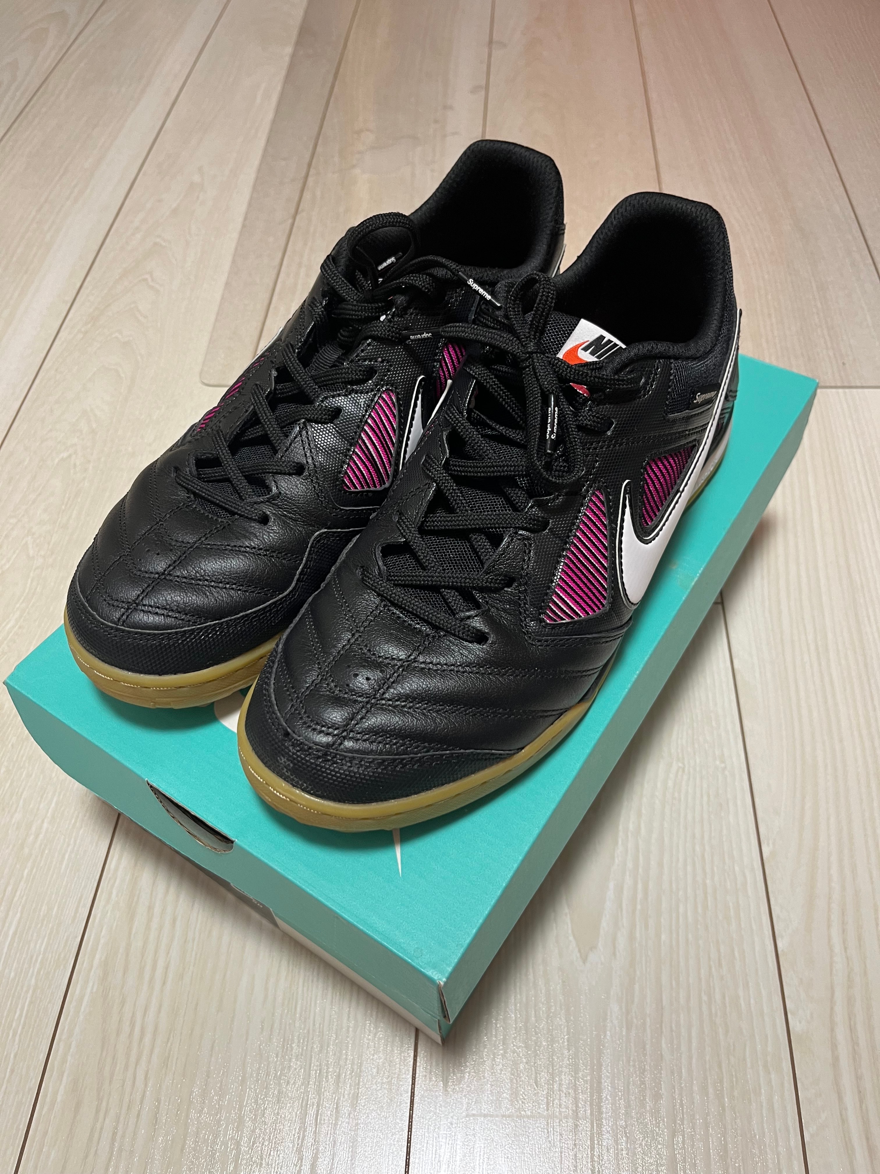 Supreme × Nike SB Luner Gato "Black"