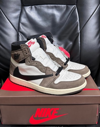 Travis Scott × Nike Air Jordan 1 Retro High OG TS SP "Sail/Dark Mocha"