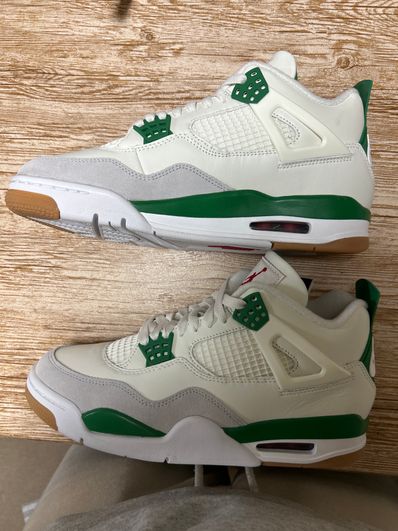 Nike SB × Air Jordan 4 Retro SP "Pine Green"
