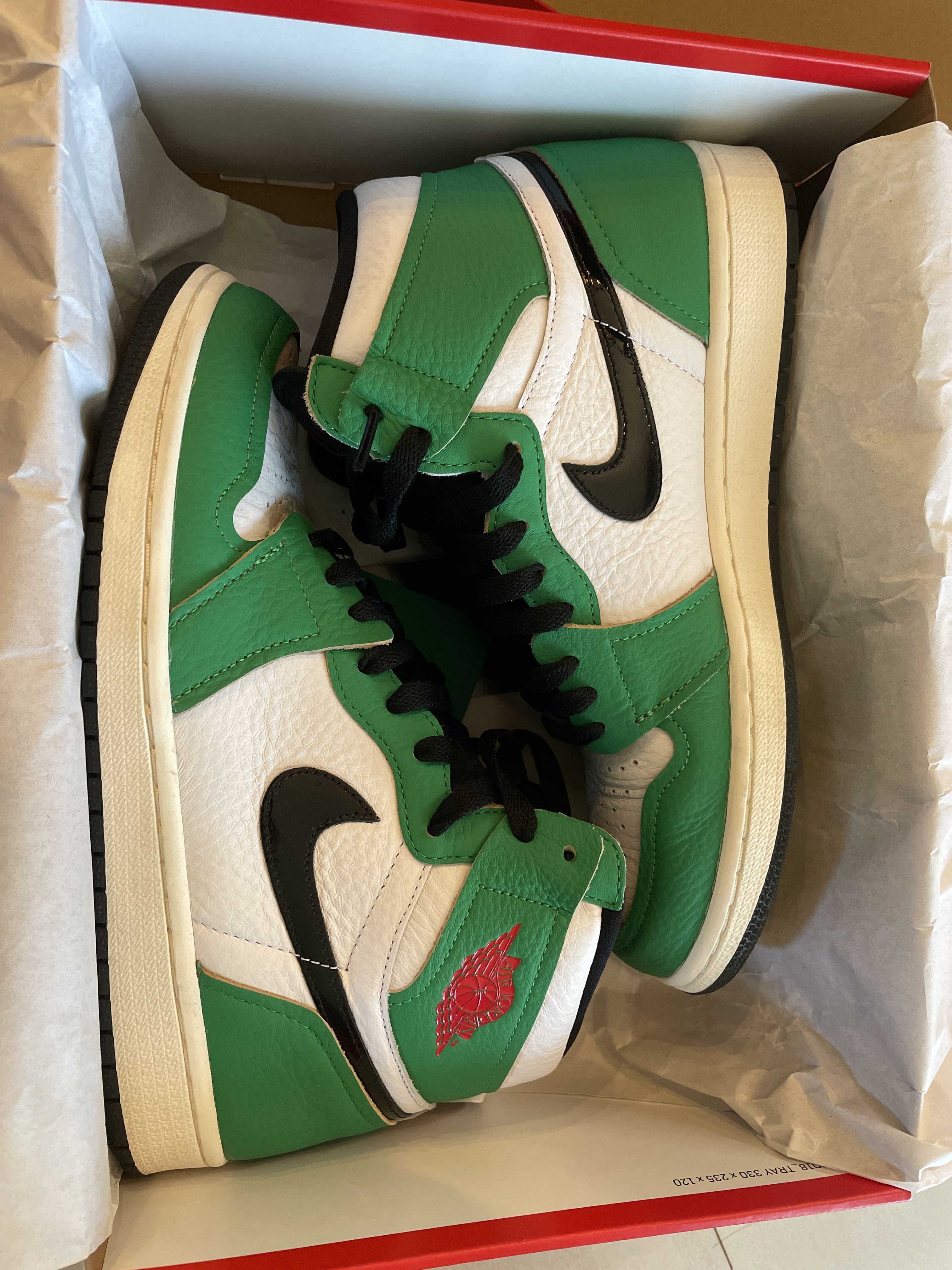 Nike Women's Air Jordan 1 High OG "Lucky Green/White-Sail-Black"