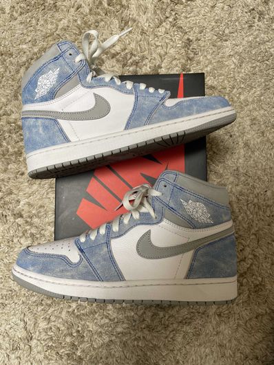 Nike Air Jordan 1 High OG "Hyper Royal"