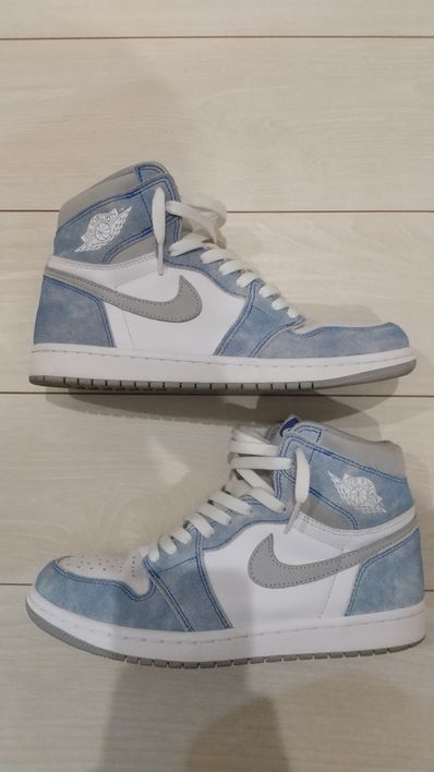 Nike Air Jordan 1 High OG "Hyper Royal"