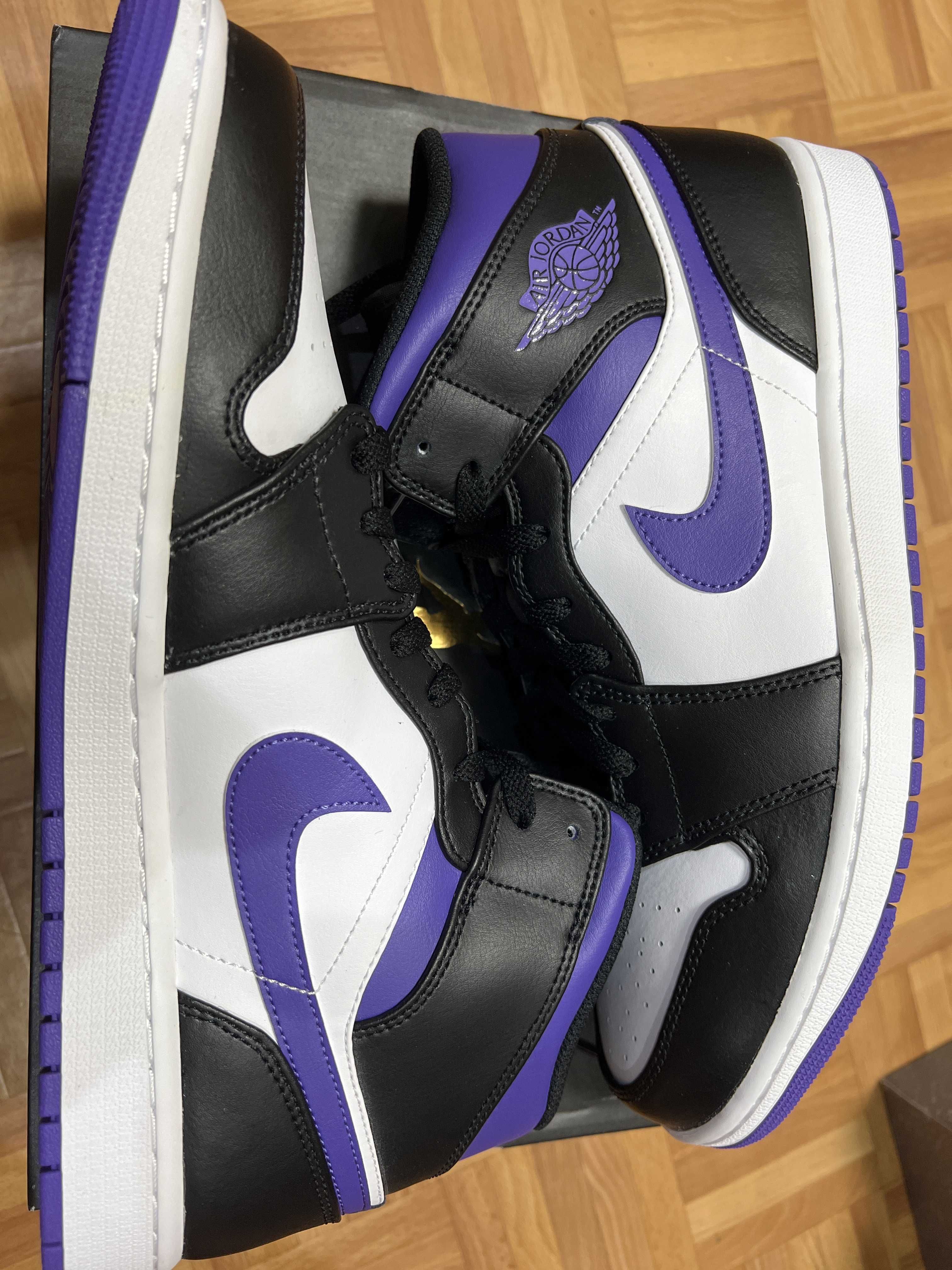 Nike Air Jordan 1 Mid "Black/Court Purple"