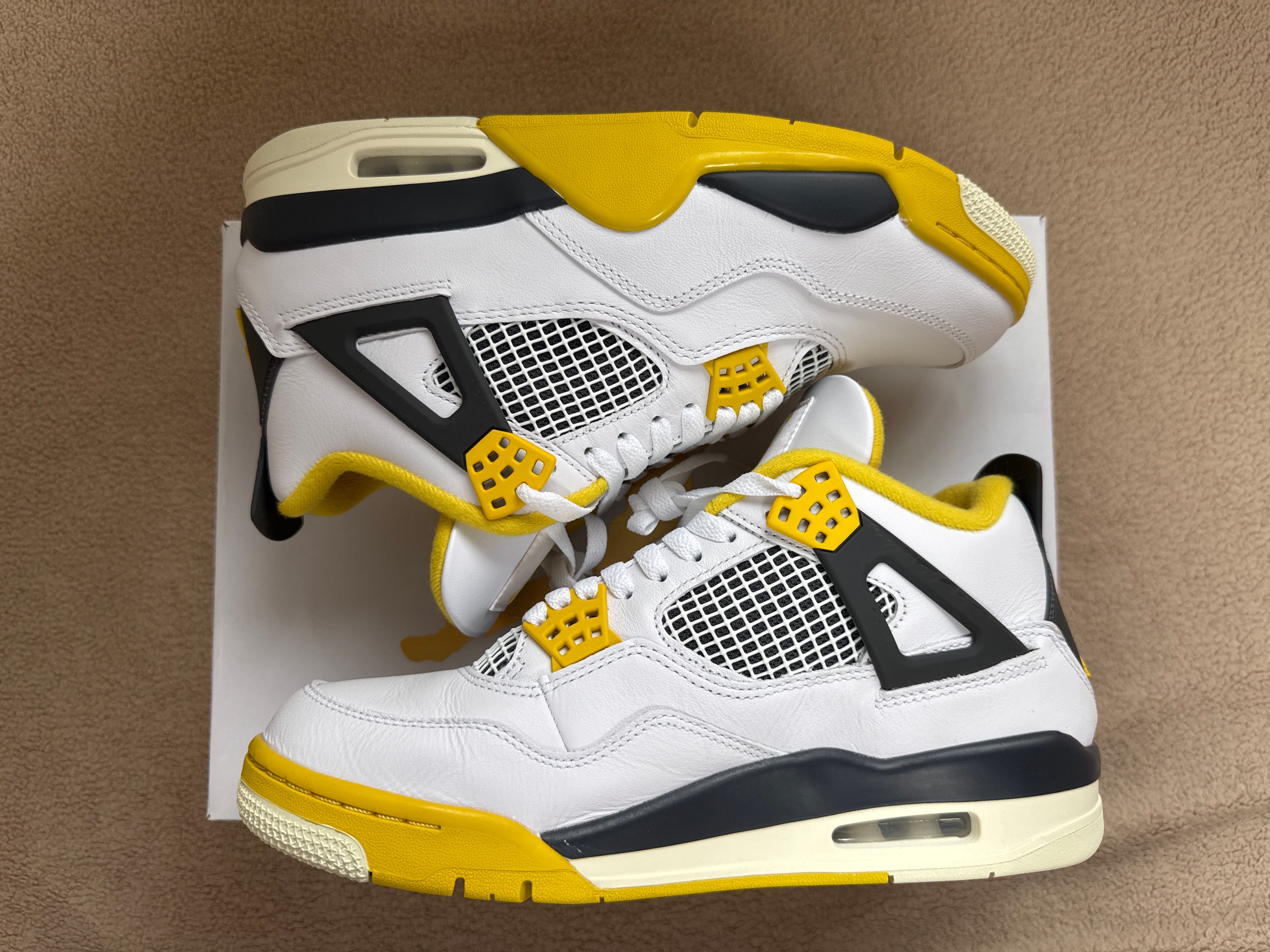 Nike Women's Air Jordan 4 Retro "Vivid Sulfur"