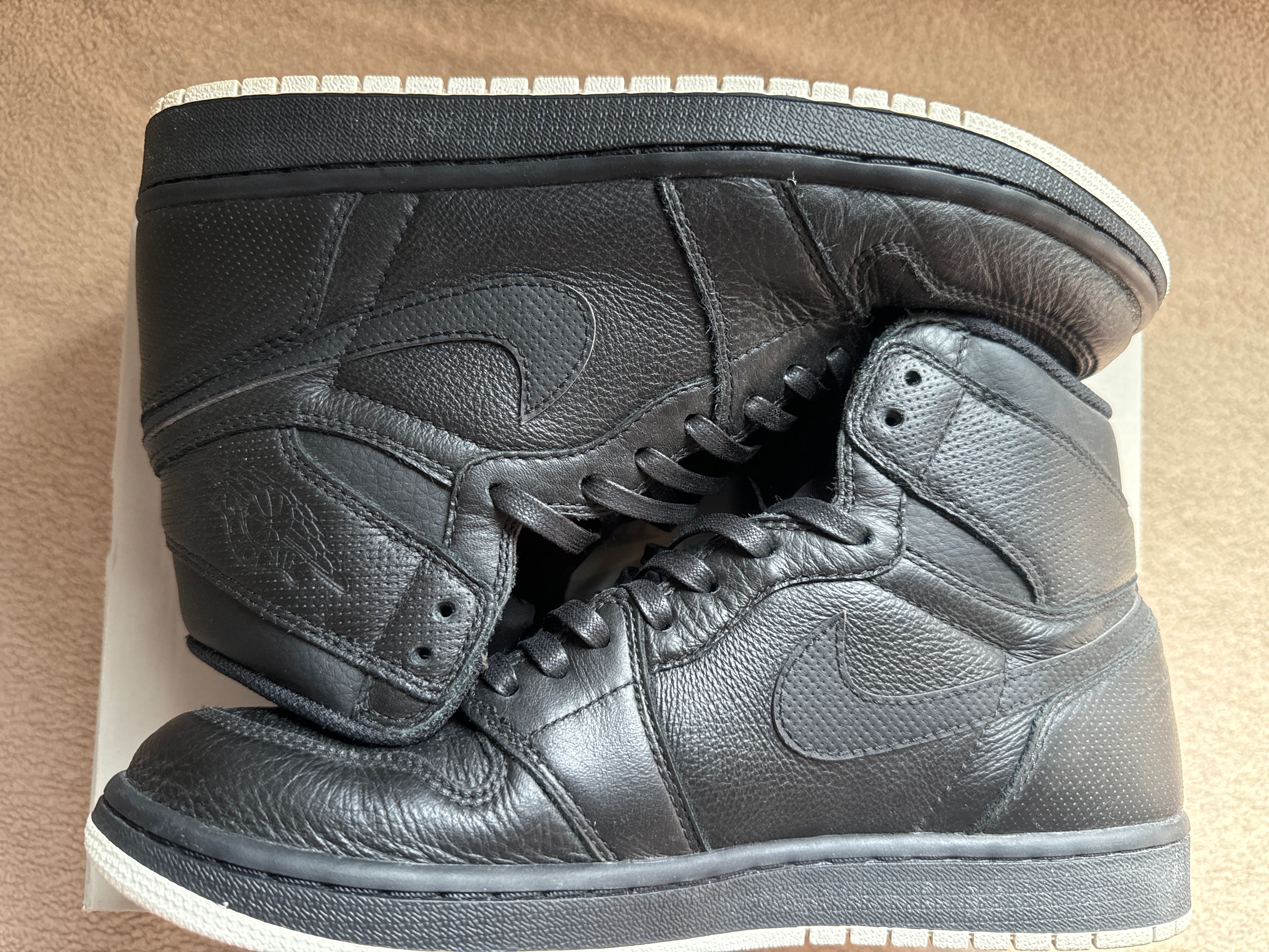 Nike Air Jordan 1 Retro High "Black Perforated"