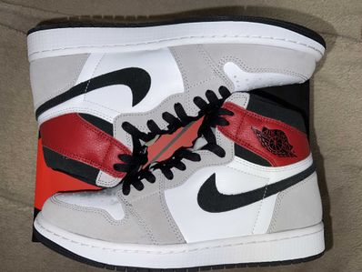Nike Air Jordan 1 High OG "White/Black/Light Smoke Grey"