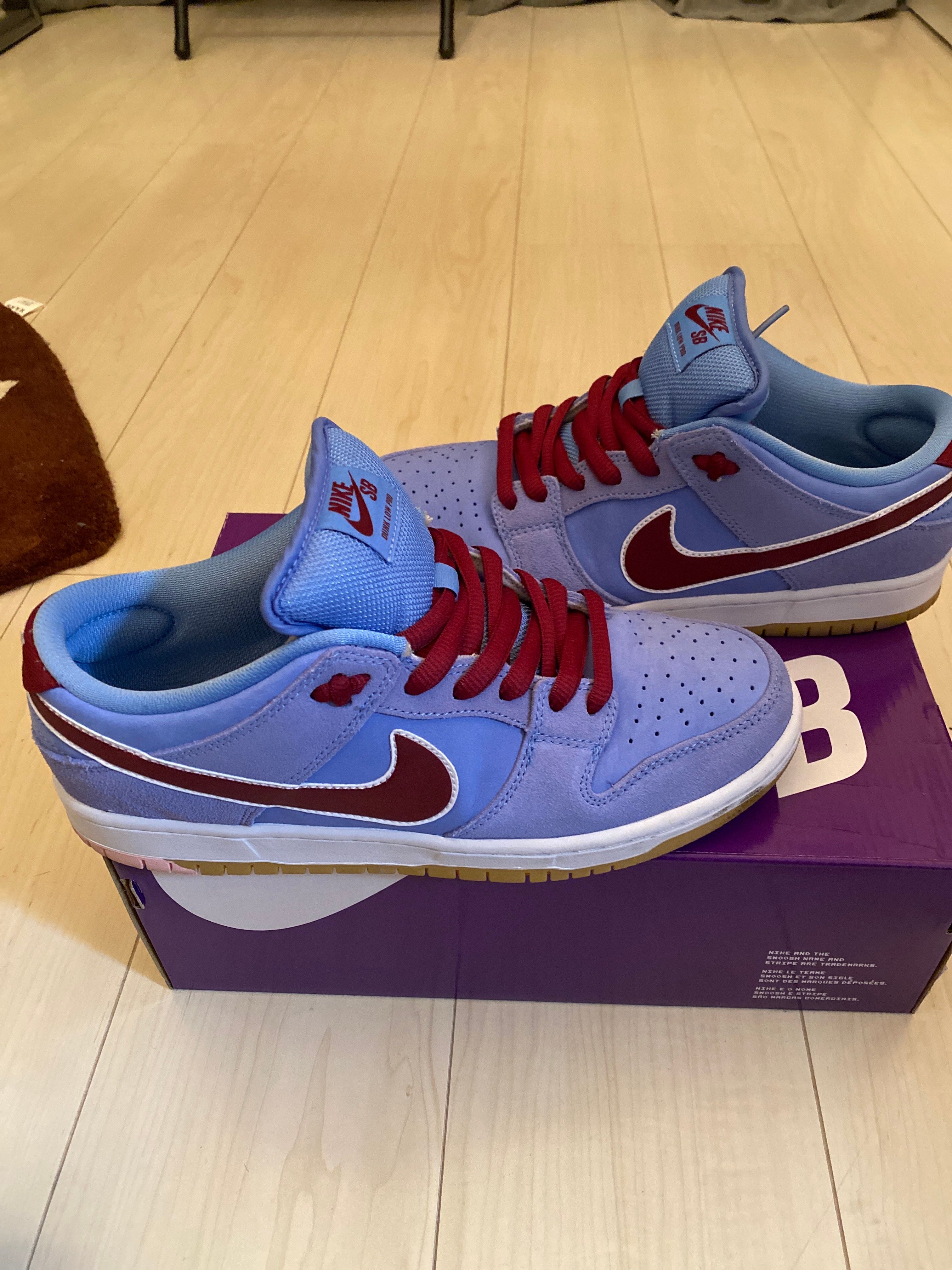 Nike SB Dunk Low Pro "Philadelphia Phillies/Valor Blue and Team Maroon"