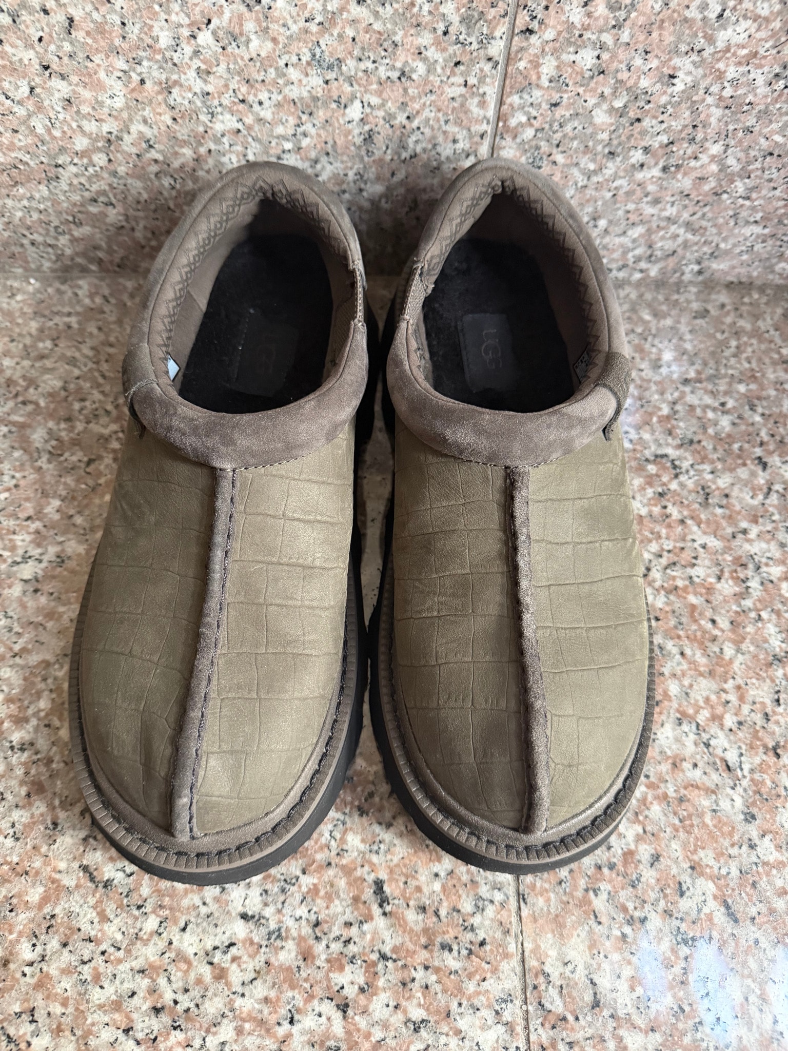 UGG Tasman Lug Embossed "Dense Smoke"